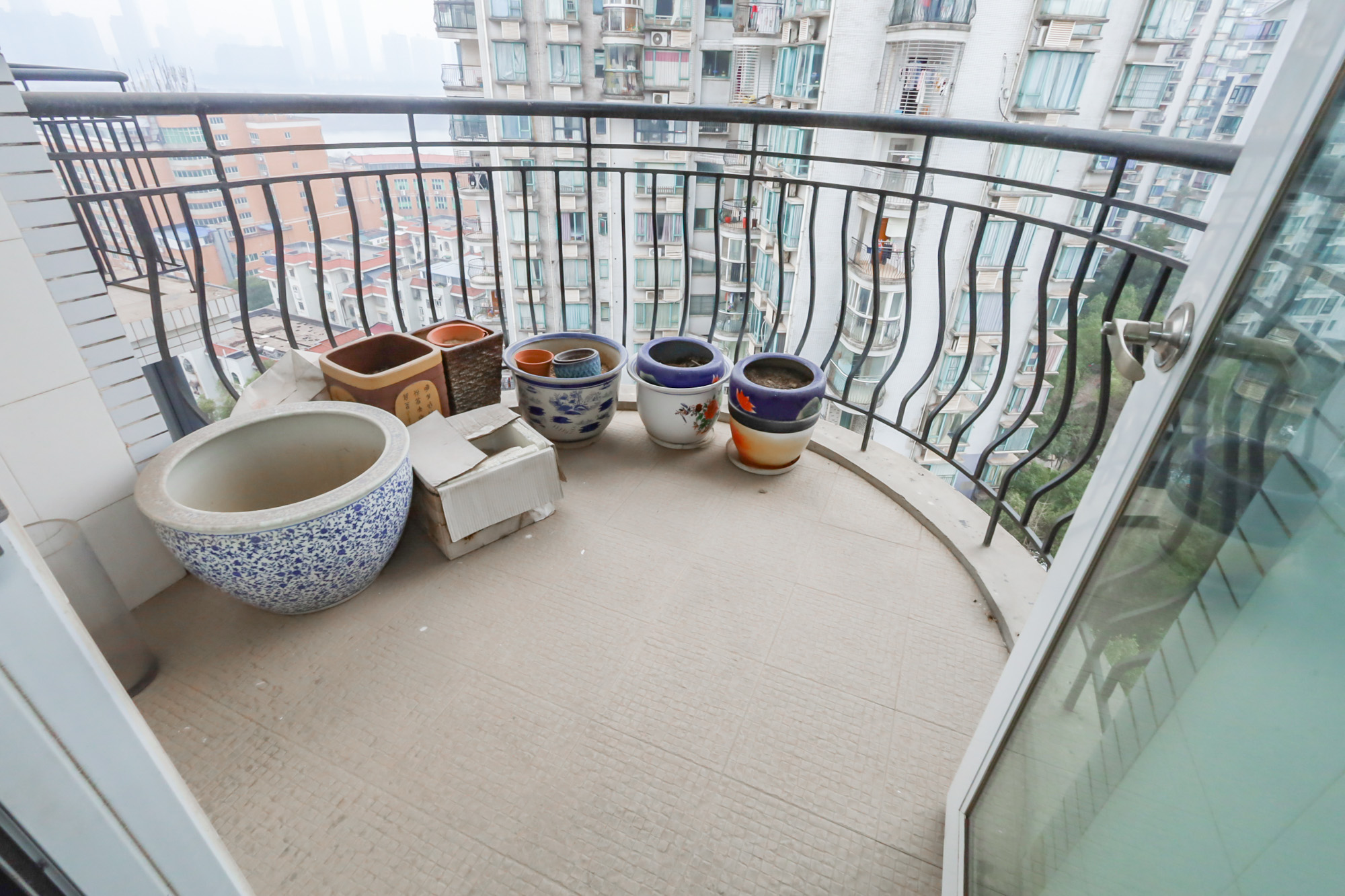 景秀江山  5室2厅3卫    200.0万阳台