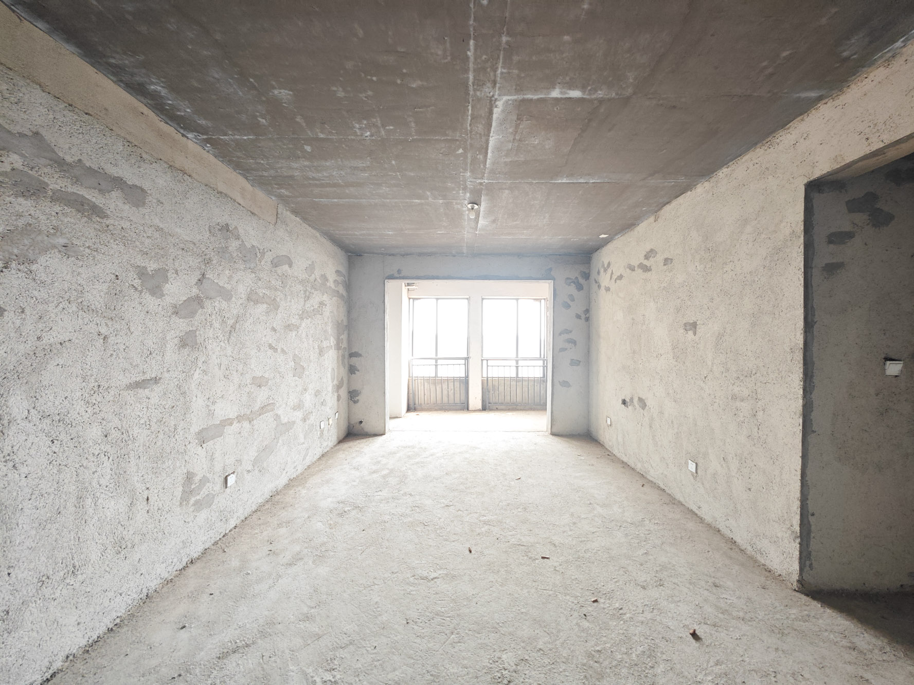 西湖鸿运佳苑 3室2厅2卫 85.0万 西湖鸿运佳苑 3室2厅2卫 85.0万客厅