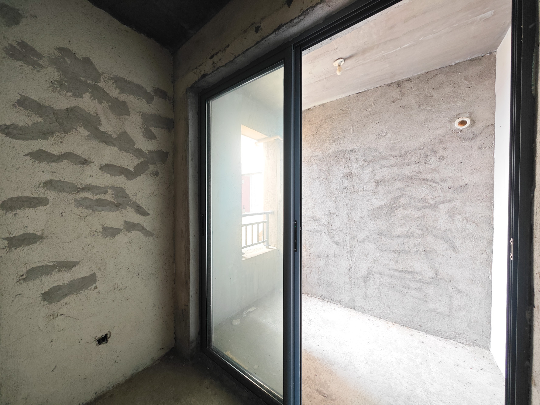 西湖鸿运佳苑 3室2厅2卫 85.0万 西湖鸿运佳苑 3室2厅2卫 85.0万卧室