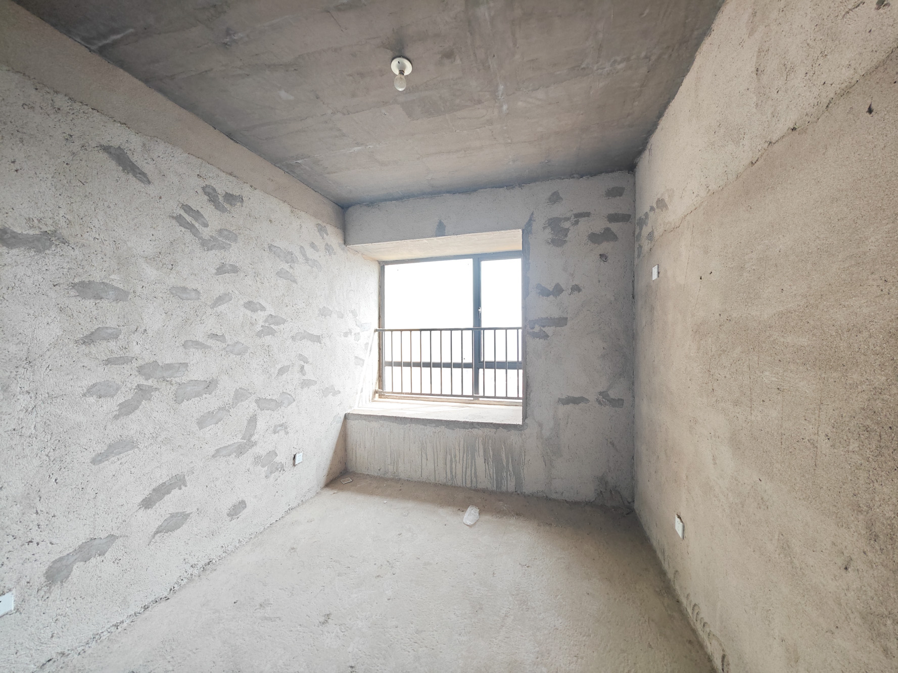 西湖鸿运佳苑 3室2厅2卫 85.0万 西湖鸿运佳苑 3室2厅2卫 85.0万卧室