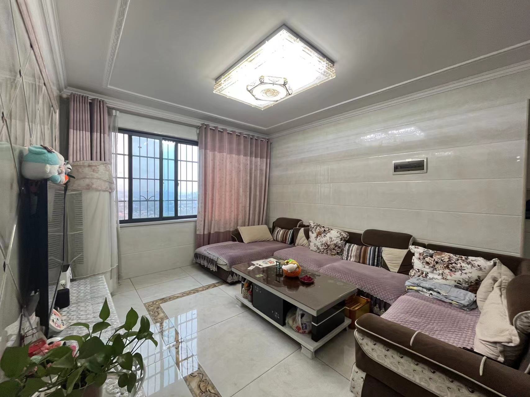 圣华名城建设北路110号 4室2厅2卫 45.8万 圣华名城建设北路110号 4室2厅2卫 45.8万室内图