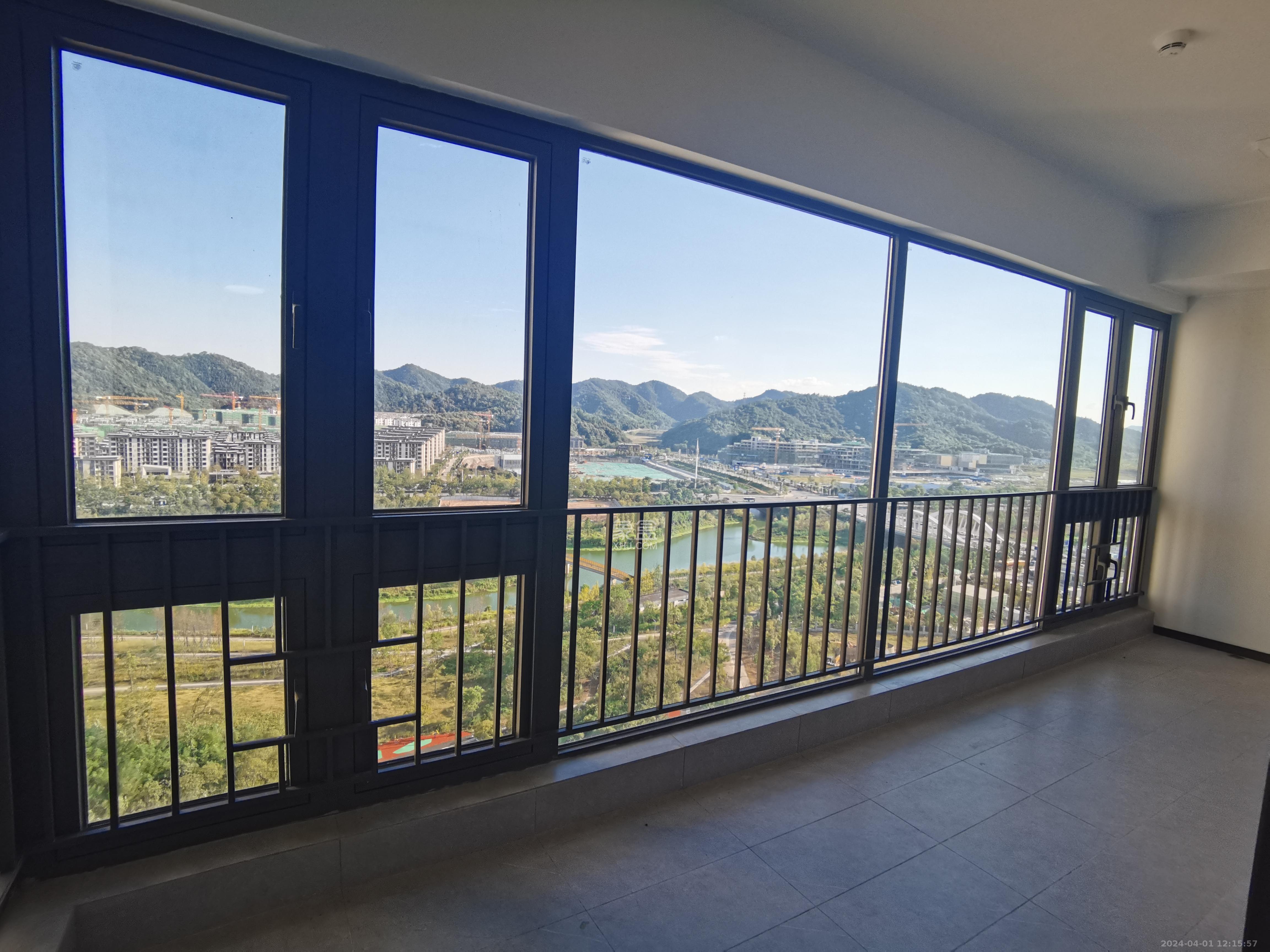 时代梅溪领峰  4室2厅1卫   4500.00元/月室内图