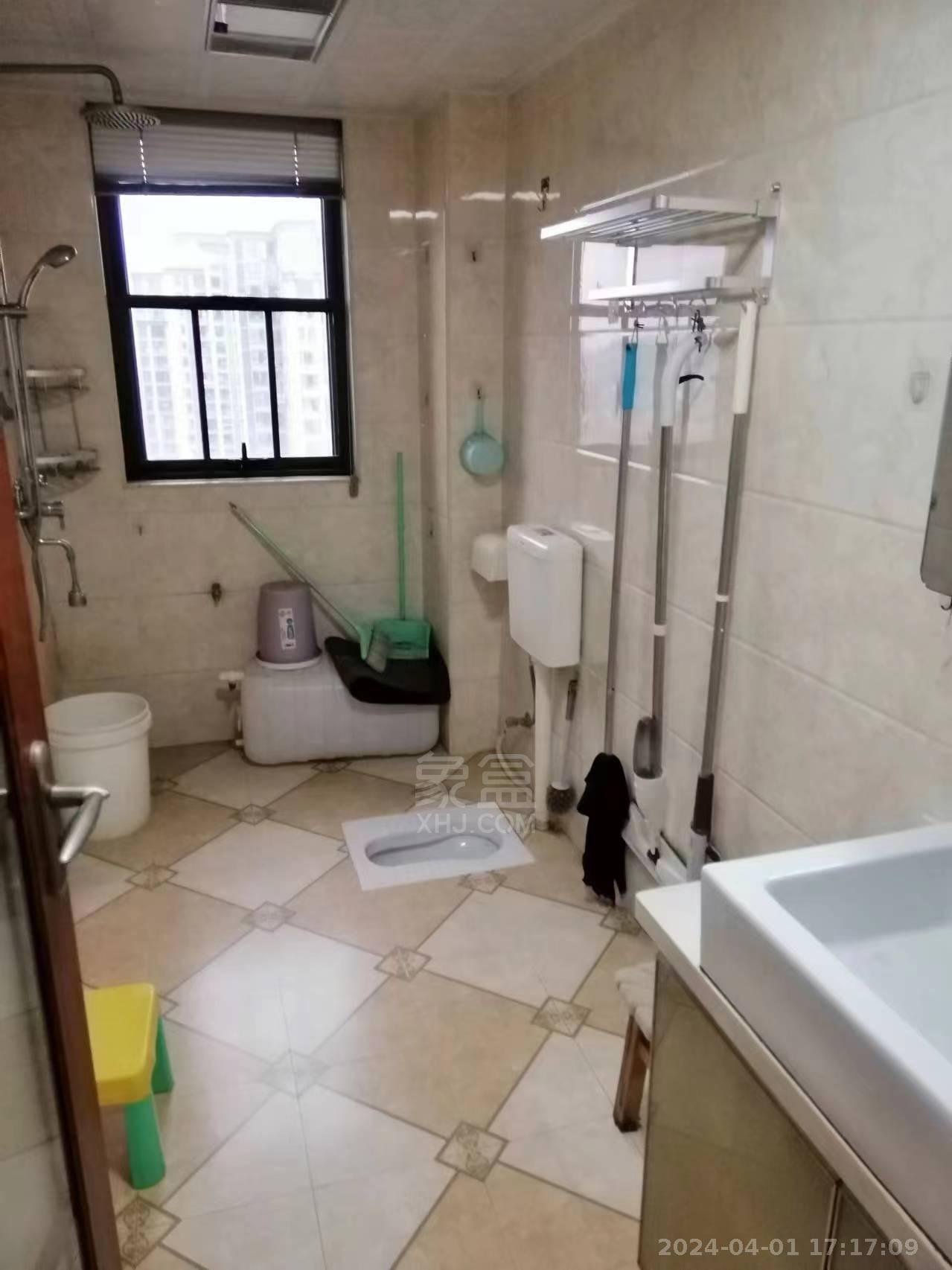 中建御山和苑  3室2厅2卫   2300.00元/月室内图