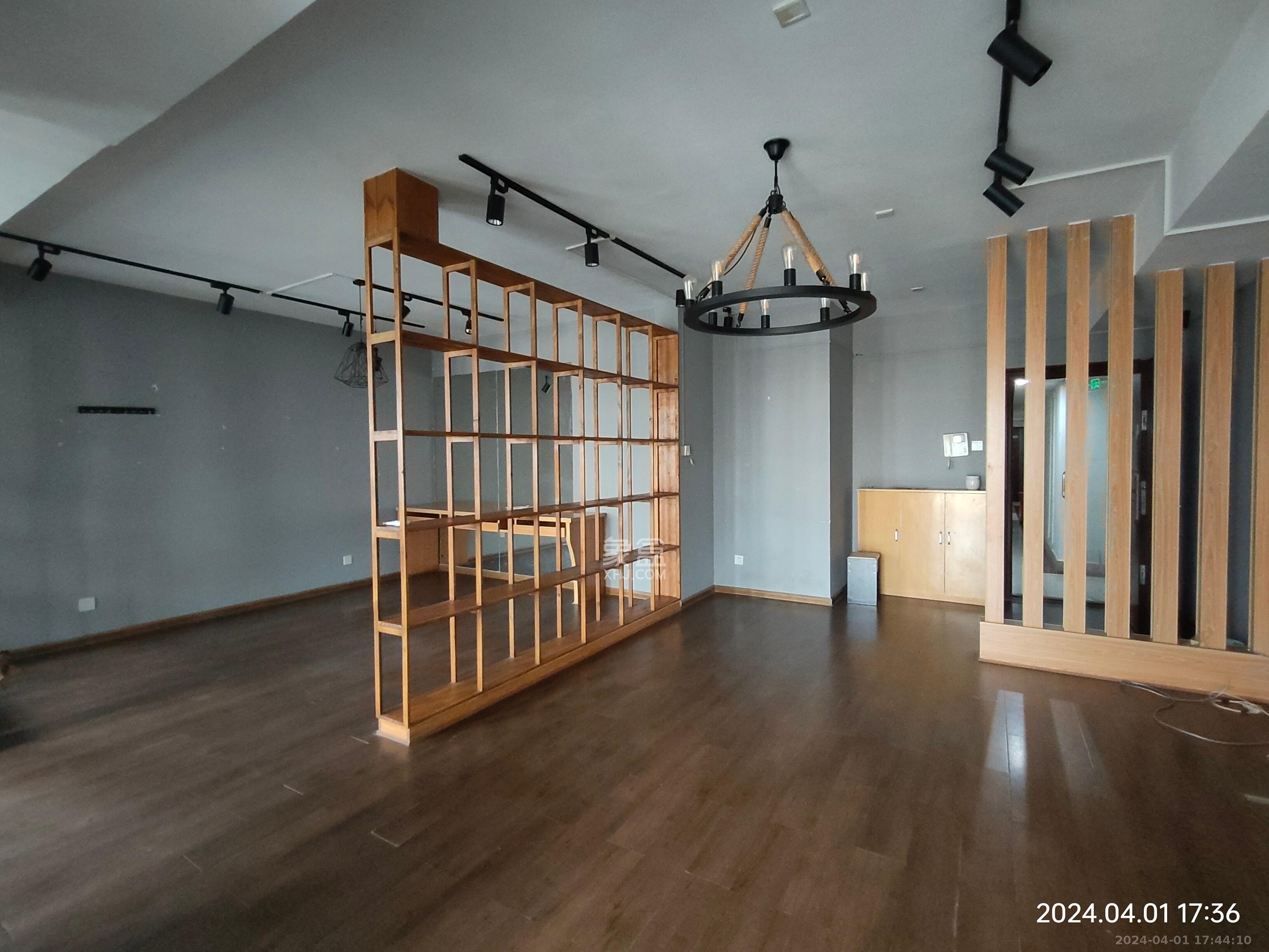 东一国际  2室1厅1卫   2200.00元/月室内图