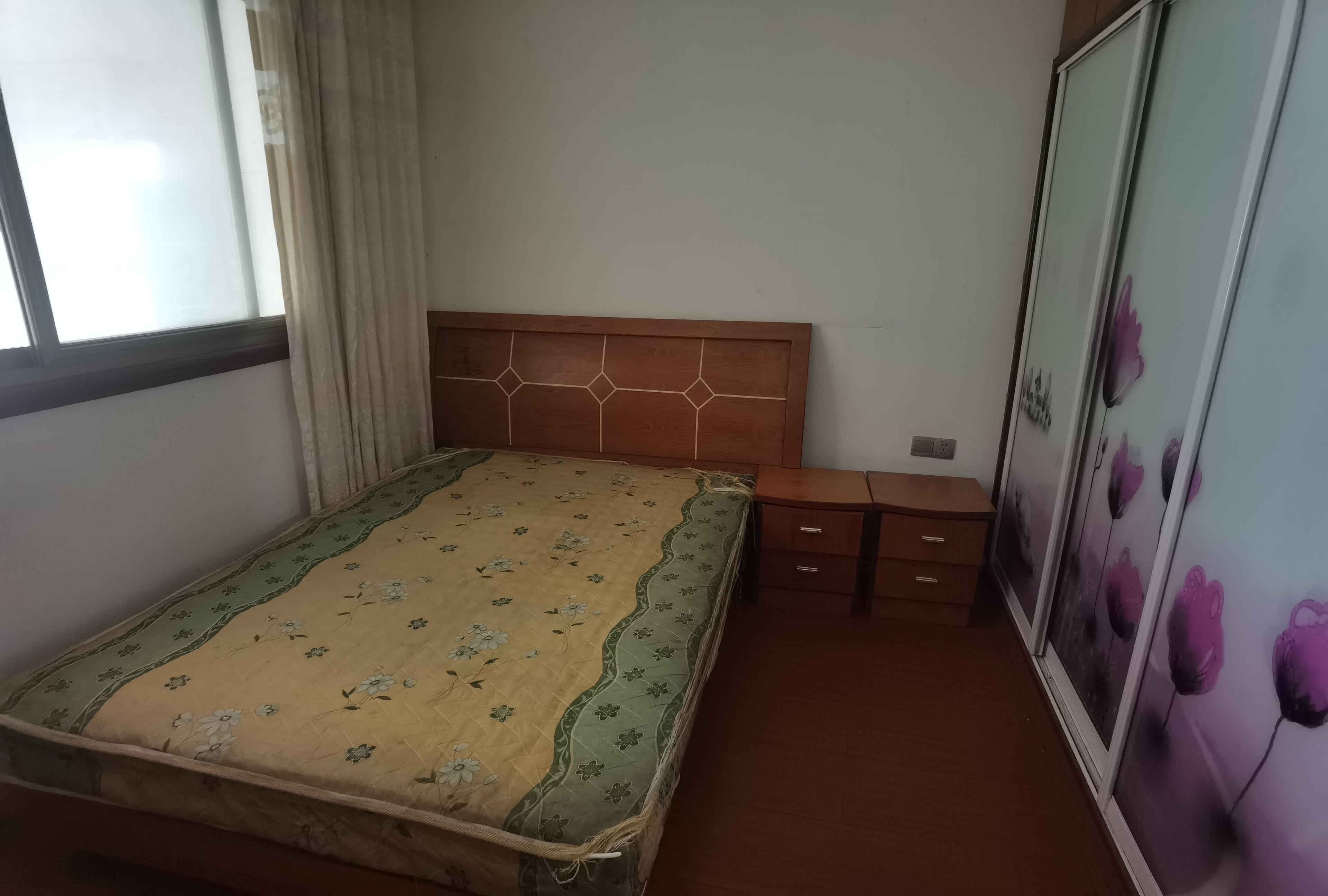 东方豪苑  4室2厅2卫   1800.00元/月室内图