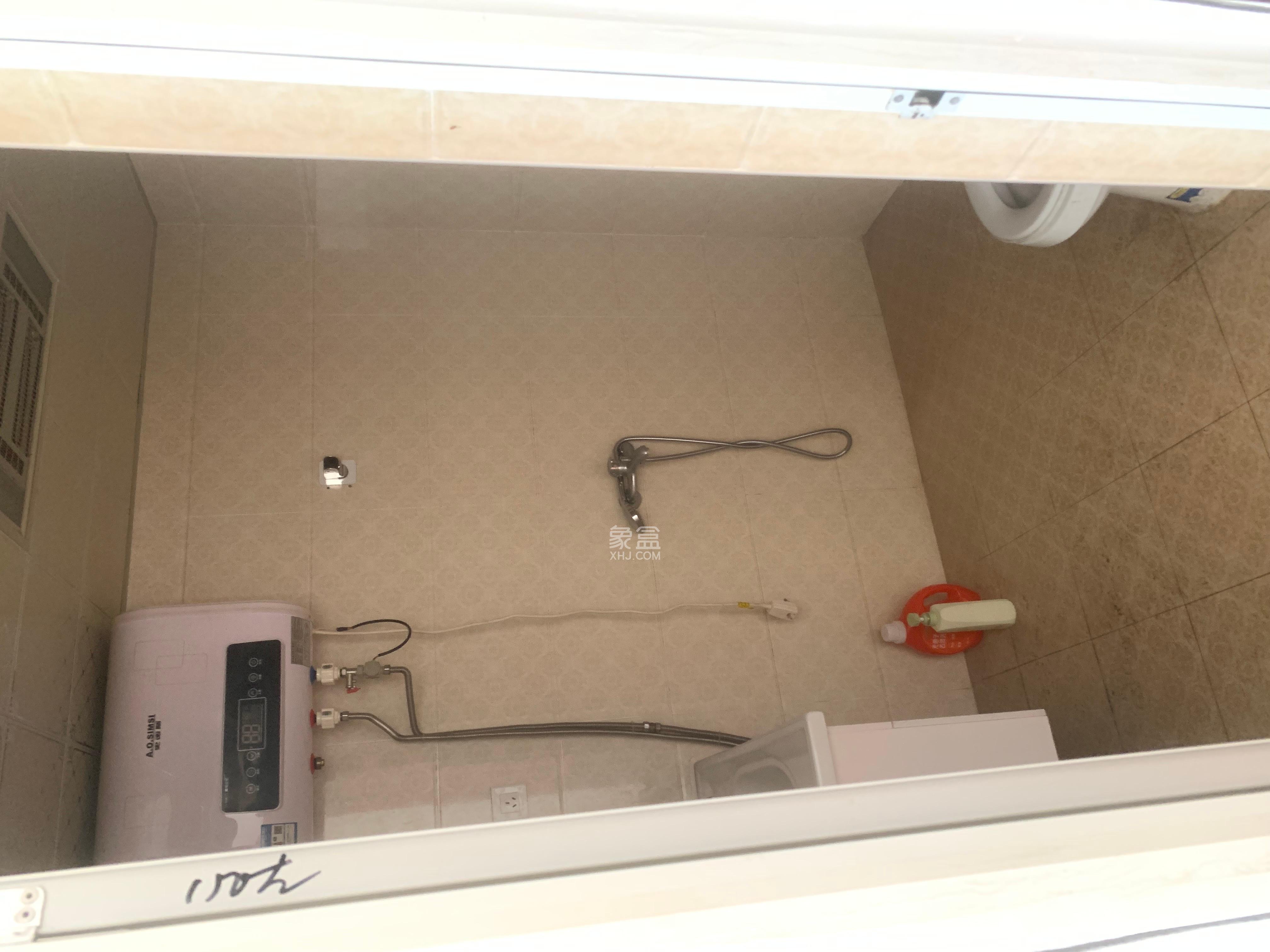 96301部队小区  3室2厅2卫   2500.00元/月室内图