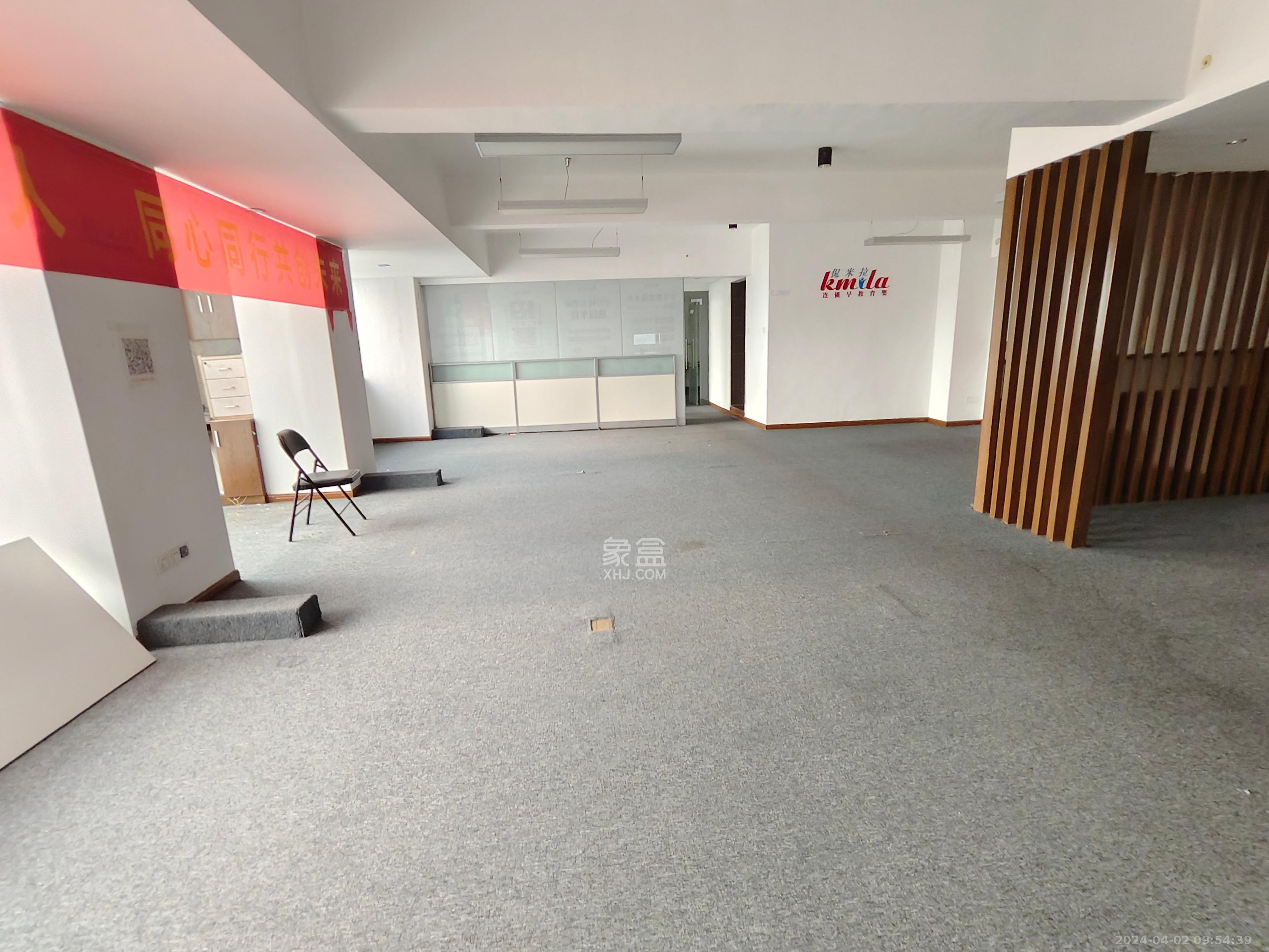 观湖公寓  1室2厅1卫   5000.00元/月室内图