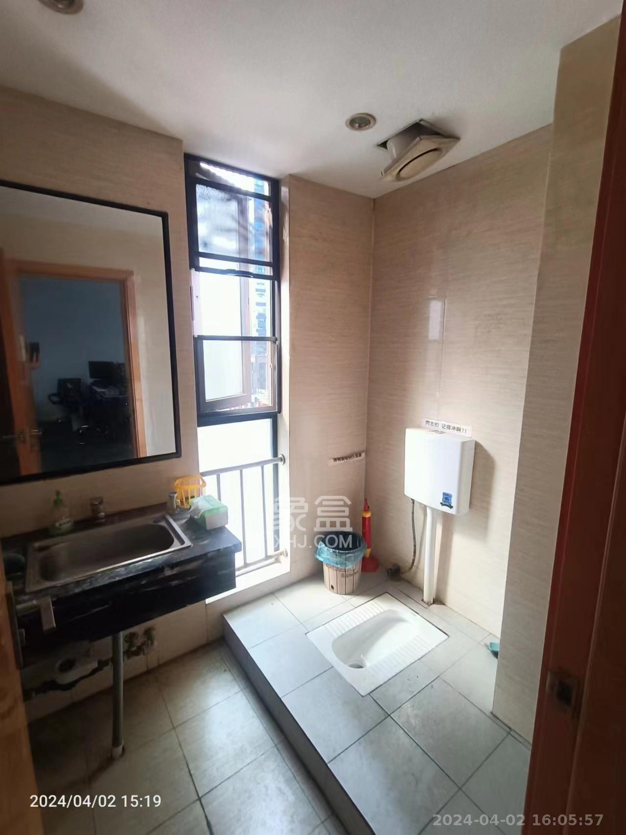 德思勤城市广场（宝格丽公寓）  3室2厅2卫   4600.00元/月室内图