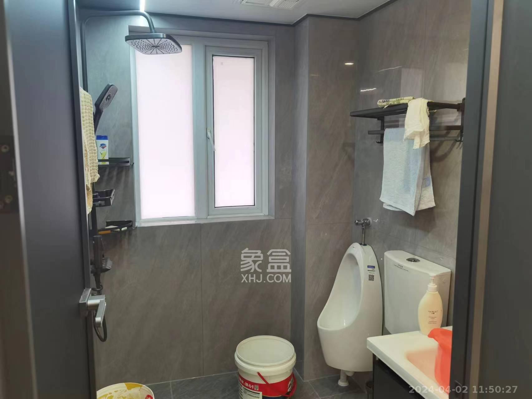 丽发新城  4室2厅2卫   4200.00元/月室内图