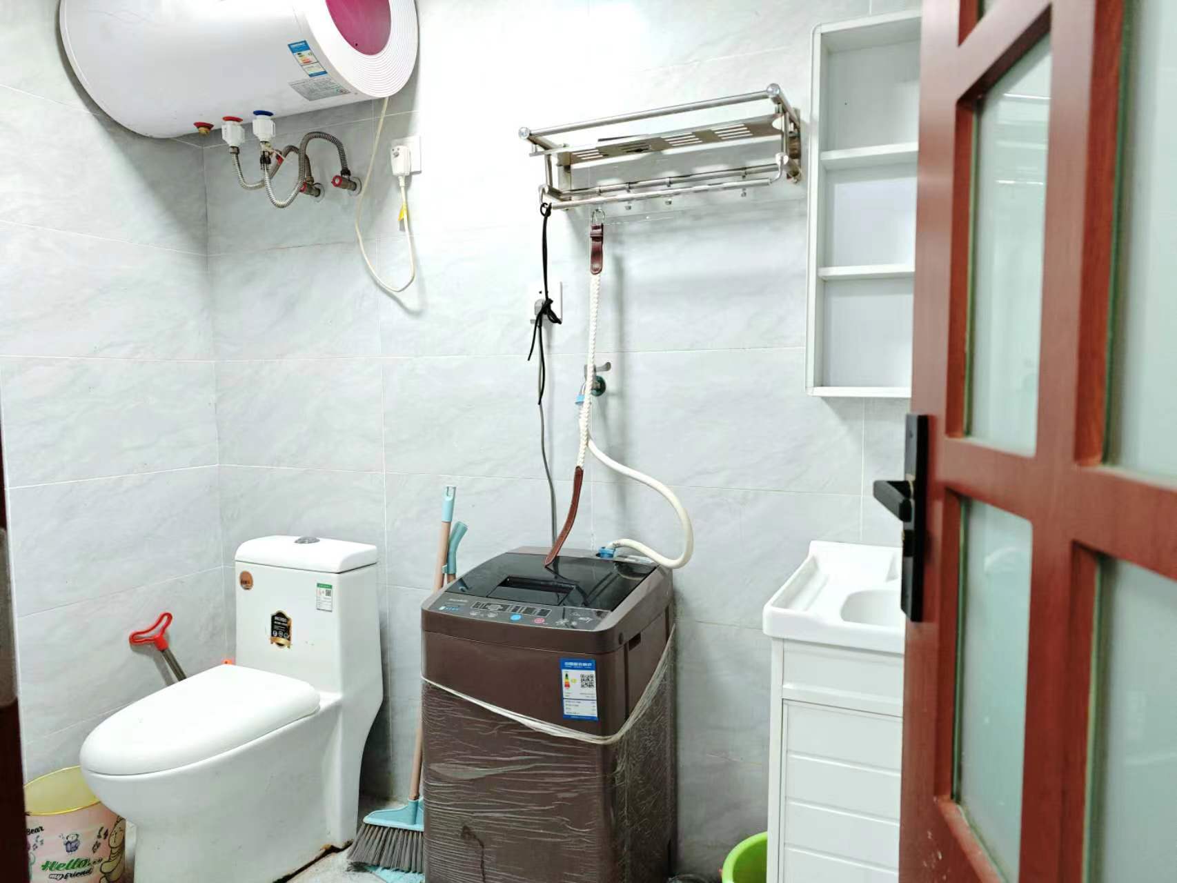 恒大滨河左岸  1室1厅1卫   1300.00元/月室内图