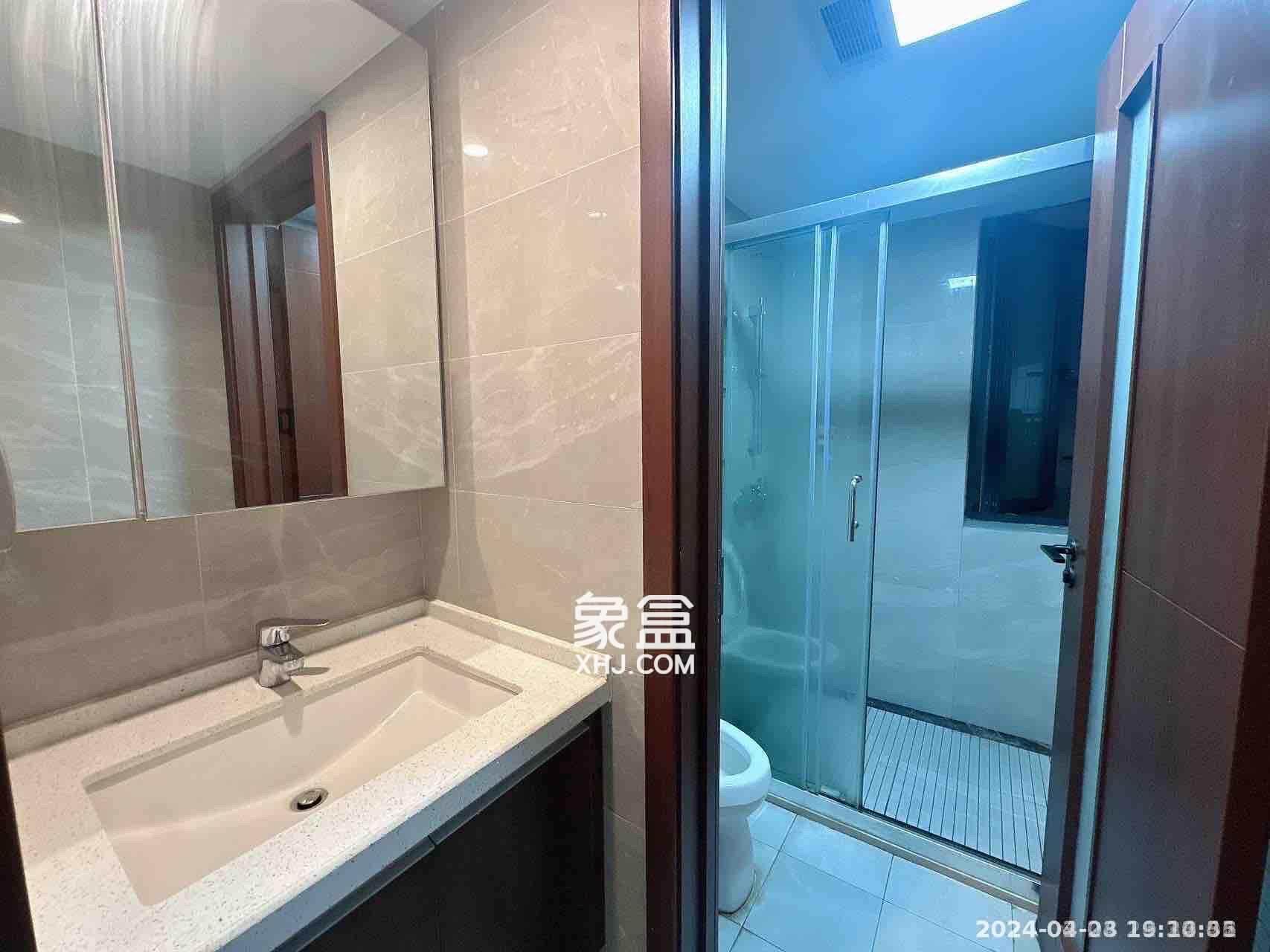 绿地长沙城际空间站（绿地新里佳苑）  4室2厅2卫   3500.00元/月室内图