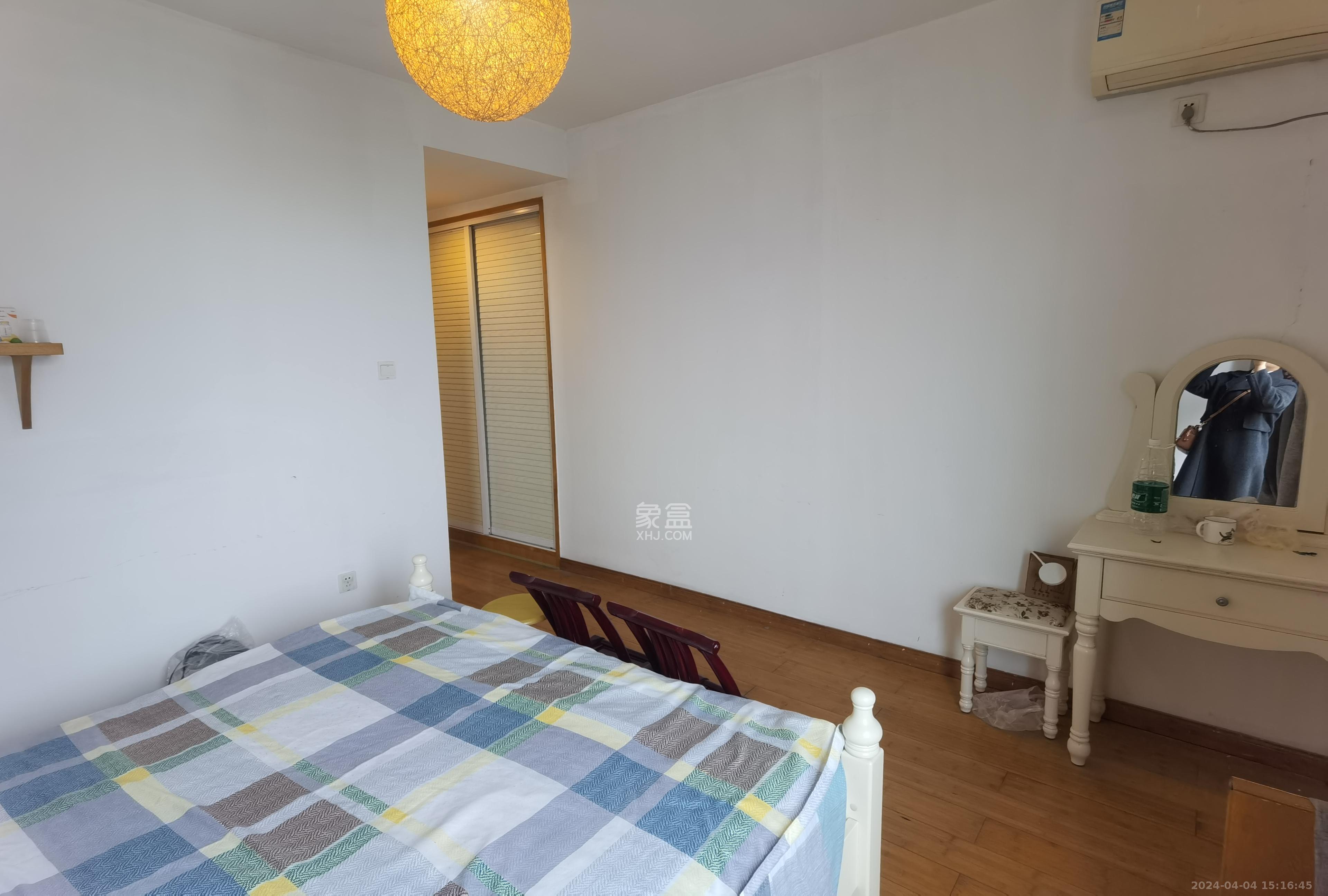 三一街区  3室2厅2卫   2200.00元/月室内图