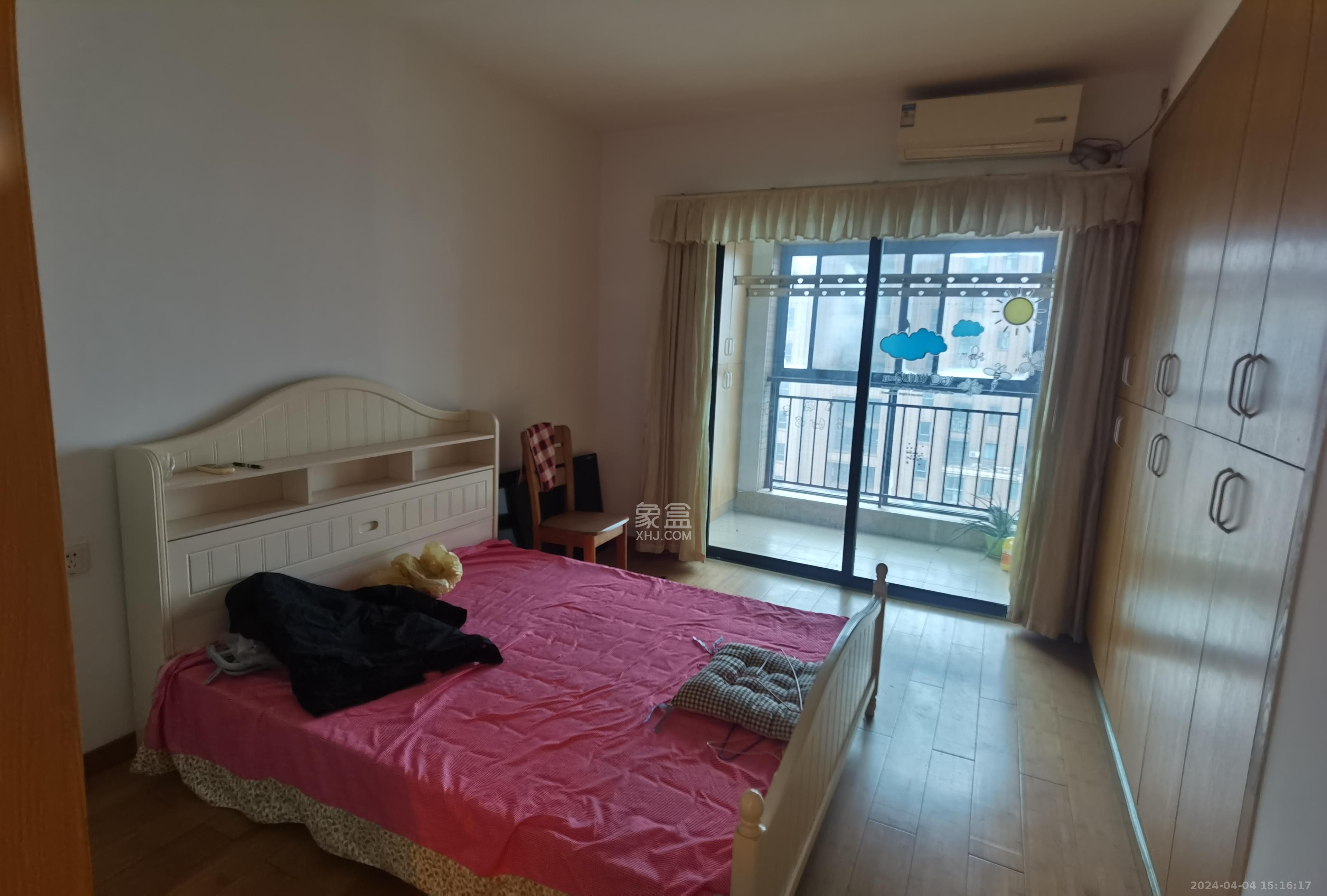 三一街区  3室2厅2卫   2200.00元/月室内图