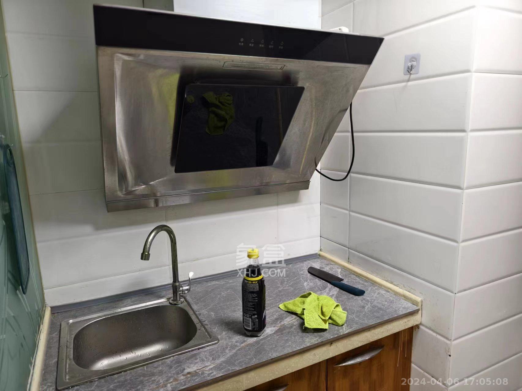 阳光100二期  1室1厅1卫    1300.0元/月室内图