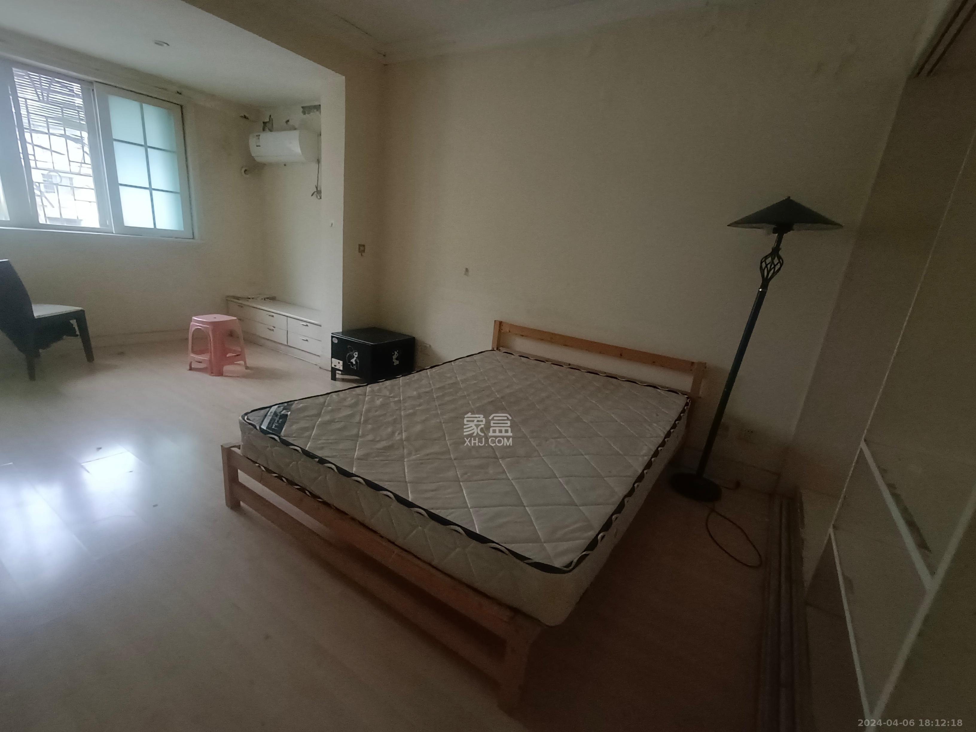 安泰新村  3室2厅2卫   1600.00元/月室内图