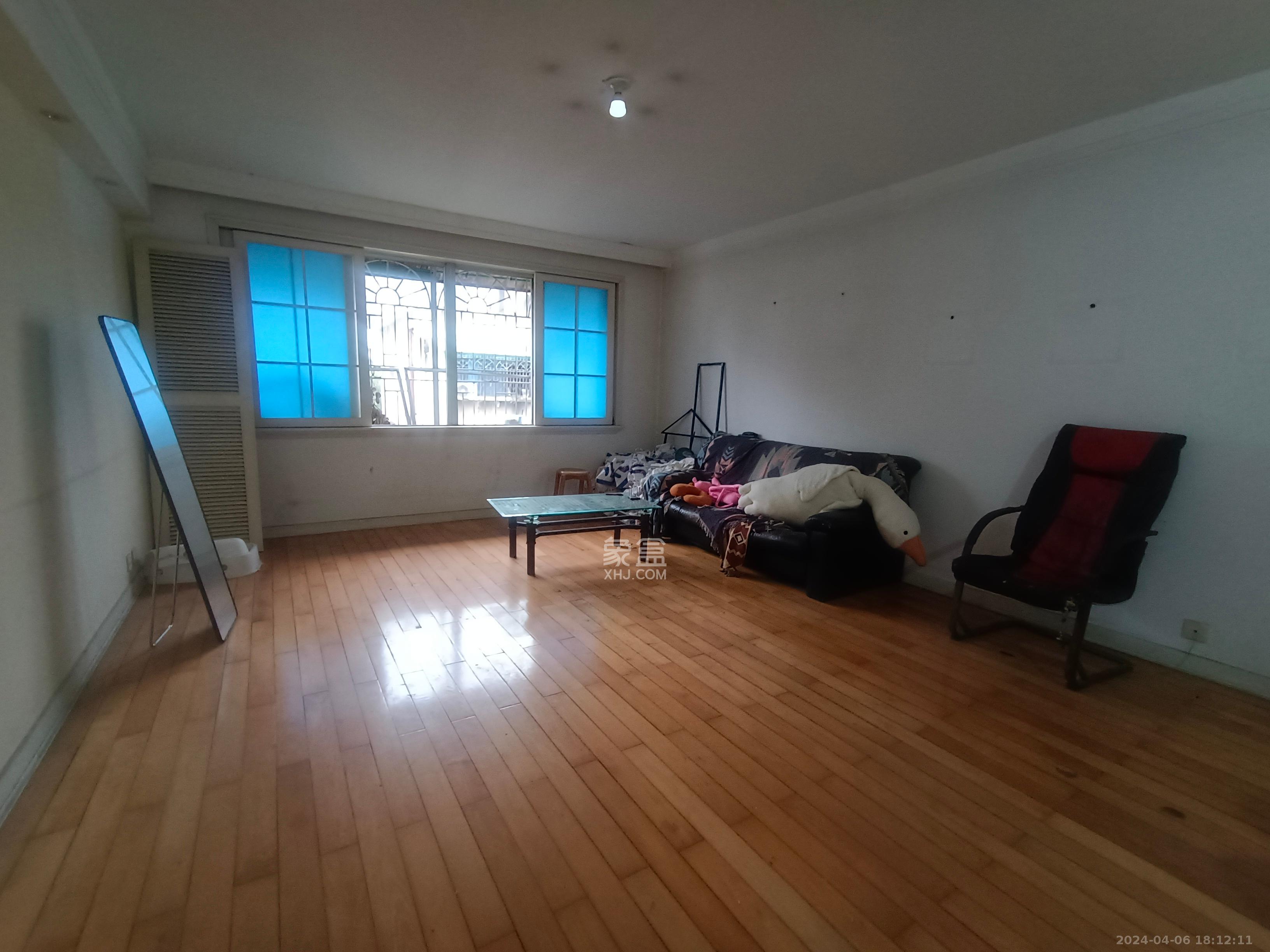 安泰新村  3室2厅2卫   1600.00元/月室内图1