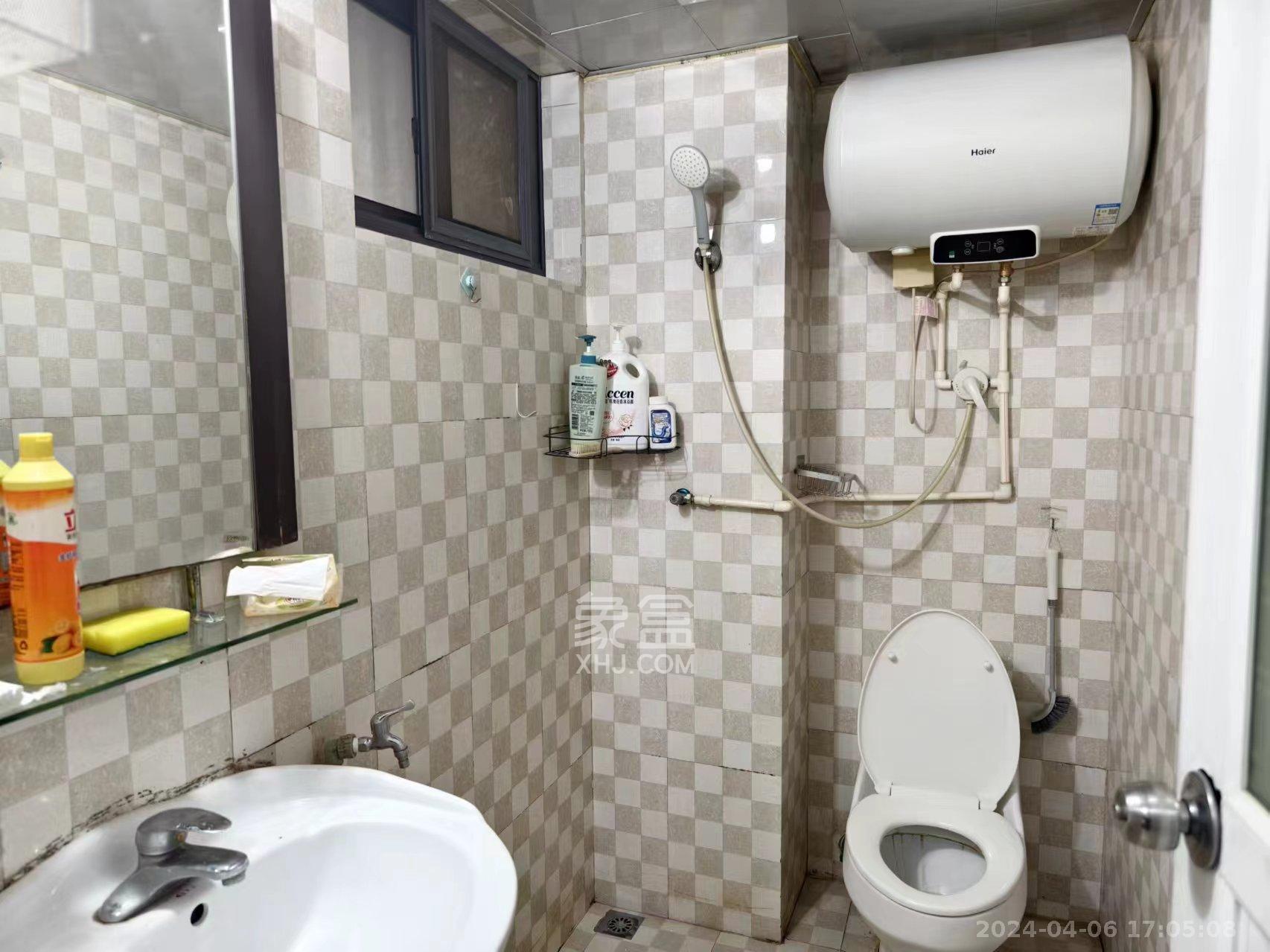 阳光100二期 1室1厅1卫 1300.0元/月 阳光100二期 1室1厅1卫 1300.0元/月室内图