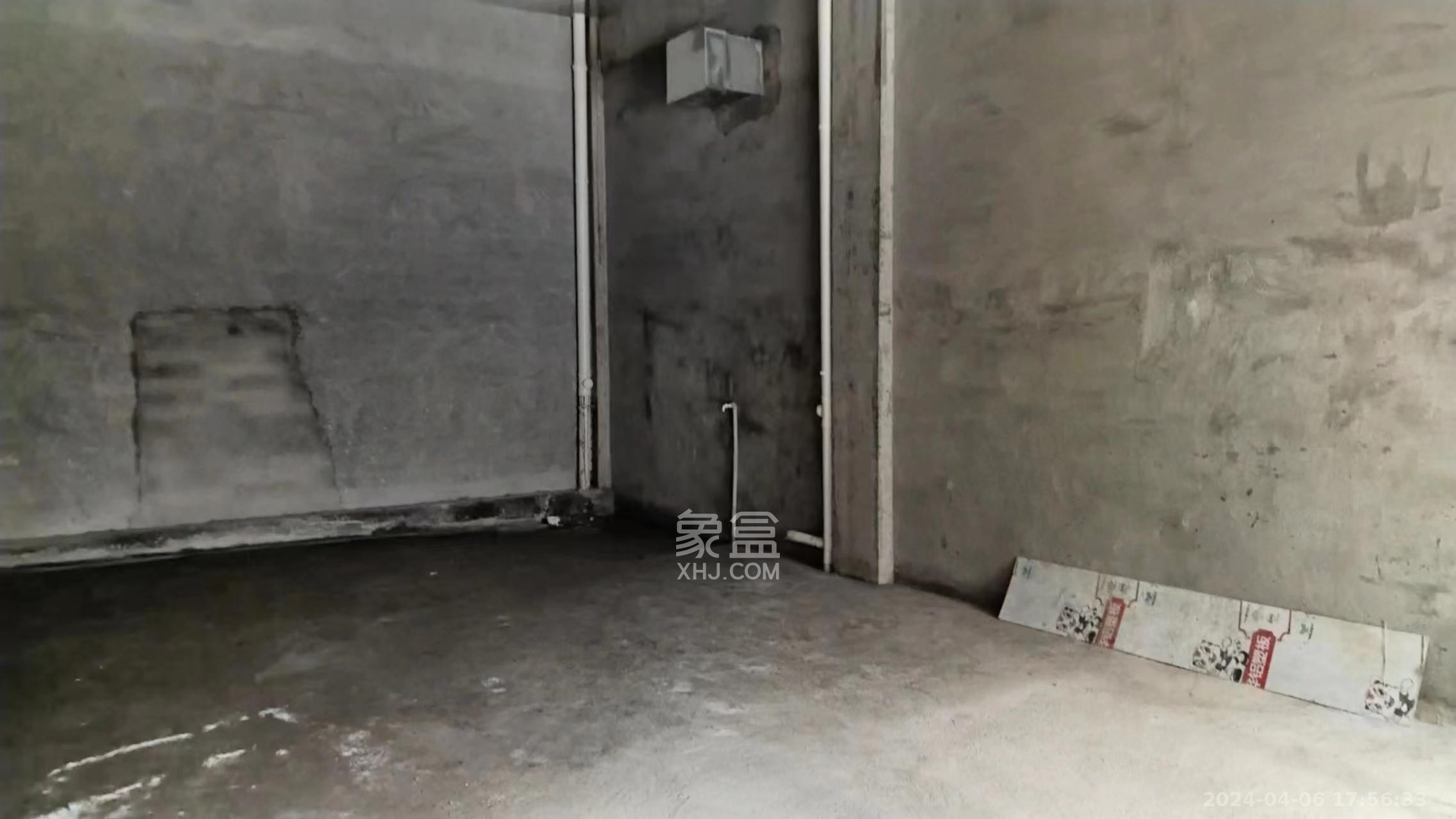 轨道中建麓江府   85.36㎡     12000.00元/月室内图