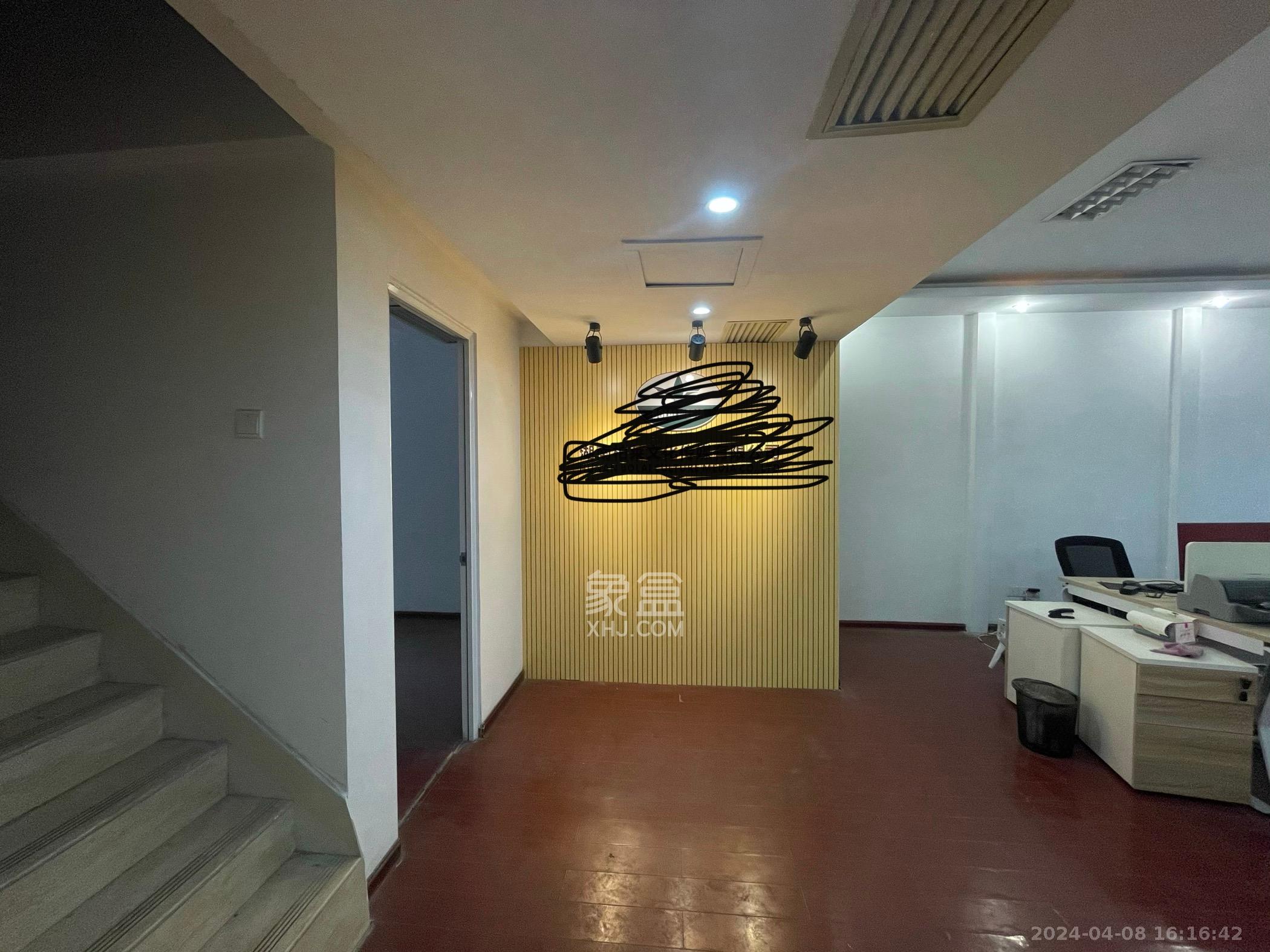 金色比华利 5室2厅3卫 5200.00元/月 金色比华利 5室2厅3卫 5200.00元/月室内图