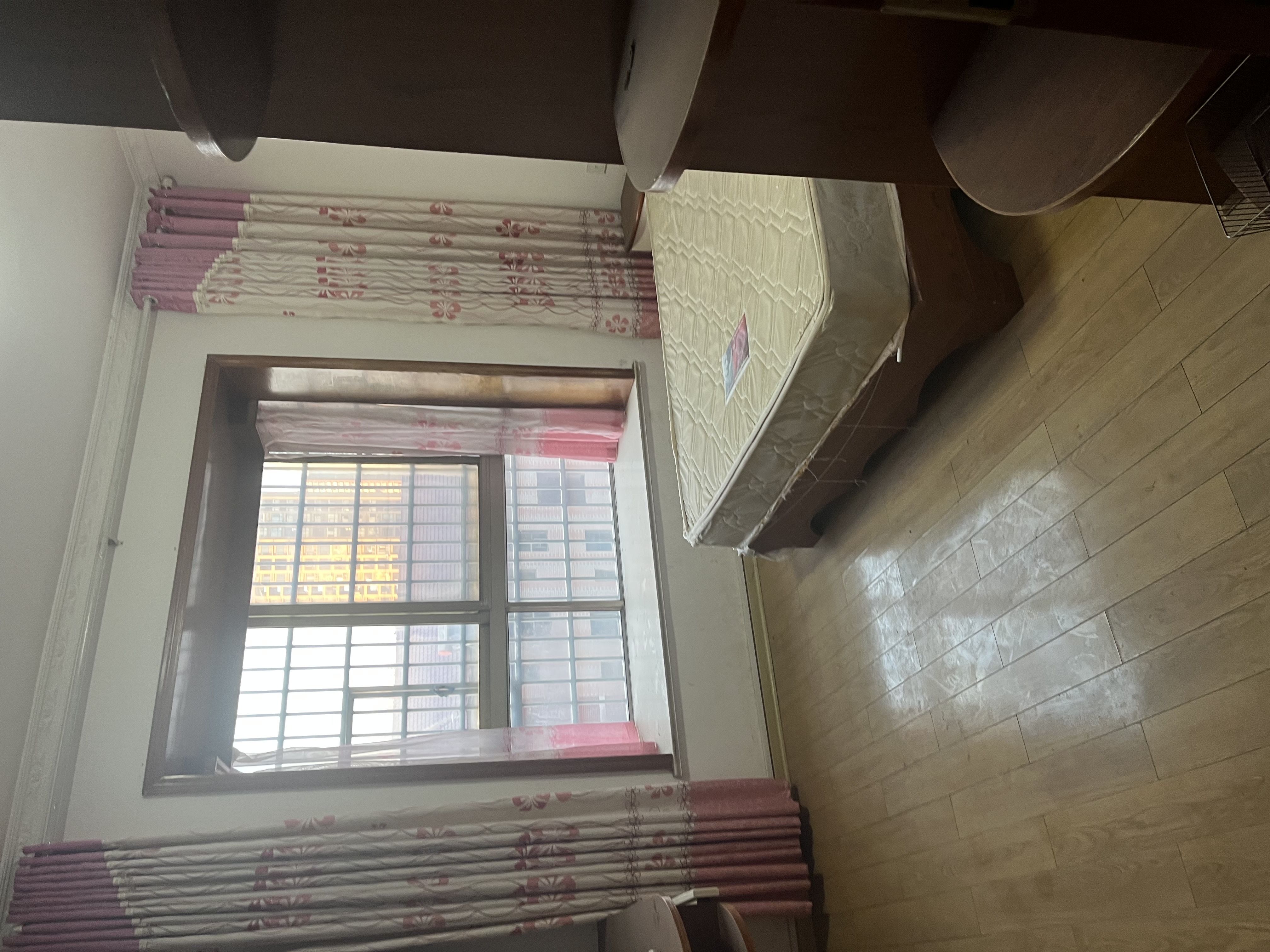 东方豪苑  3室2厅2卫   2000.00元/月室内图1