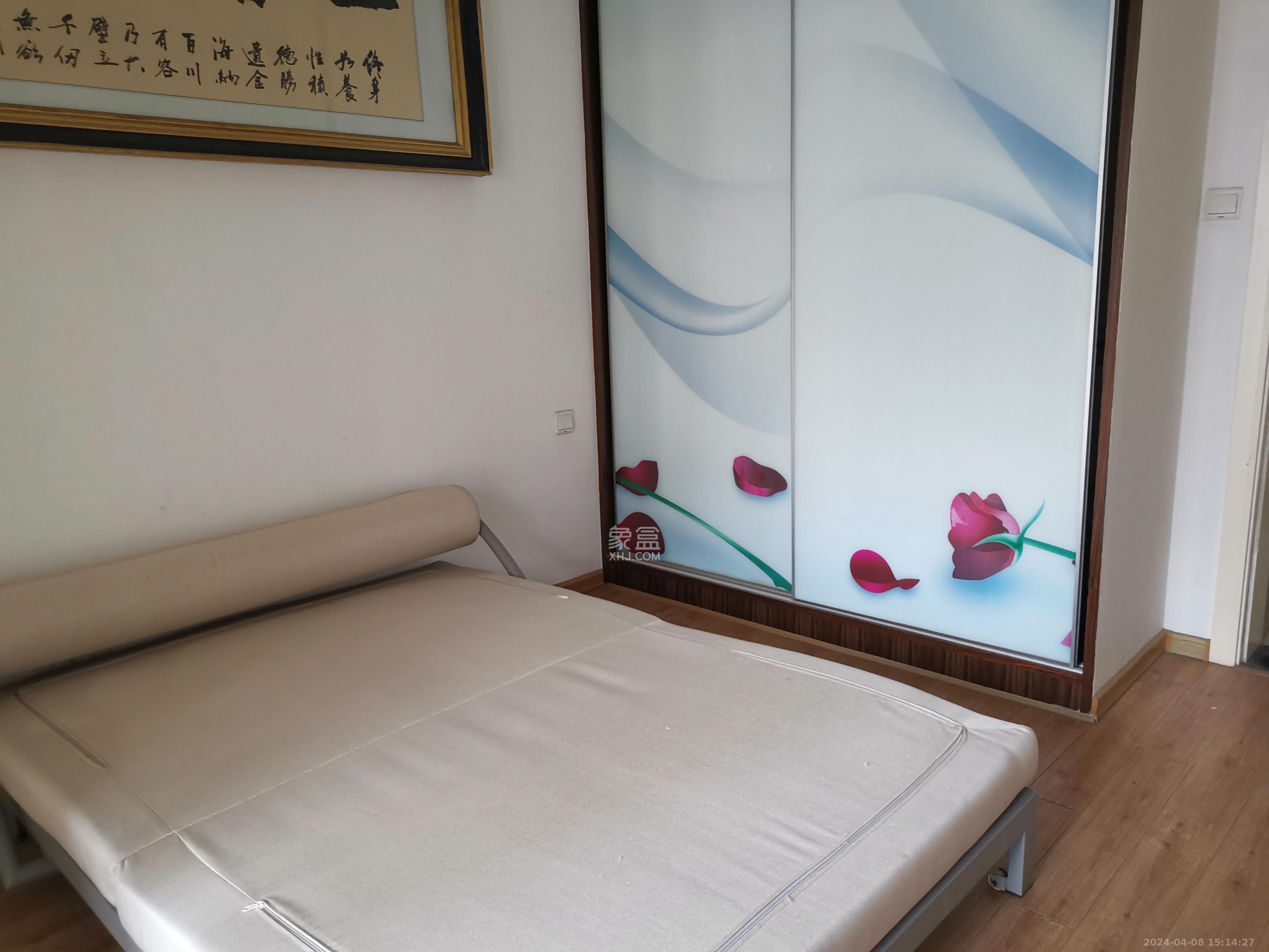 三一街区  3室2厅1卫   2300.00元/月室内图