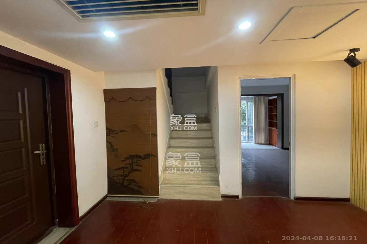 金色比华利 5室2厅3卫 5200.00元/月 金色比华利 5室2厅3卫 5200.00元/月室内图