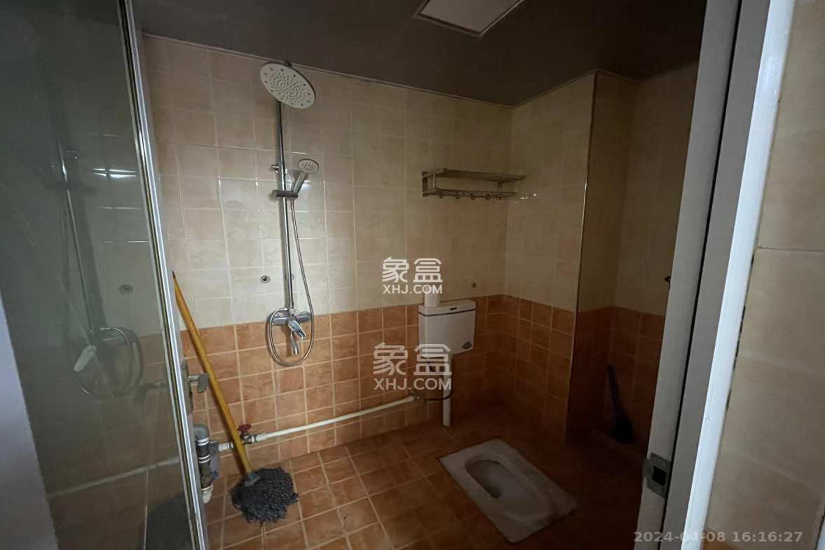 金色比华利 5室2厅3卫 5200.00元/月 金色比华利 5室2厅3卫 5200.00元/月室内图