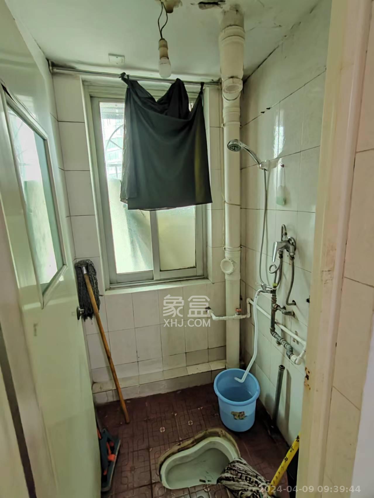 鸿运花苑  3室2厅1卫   3500.00元/月室内图