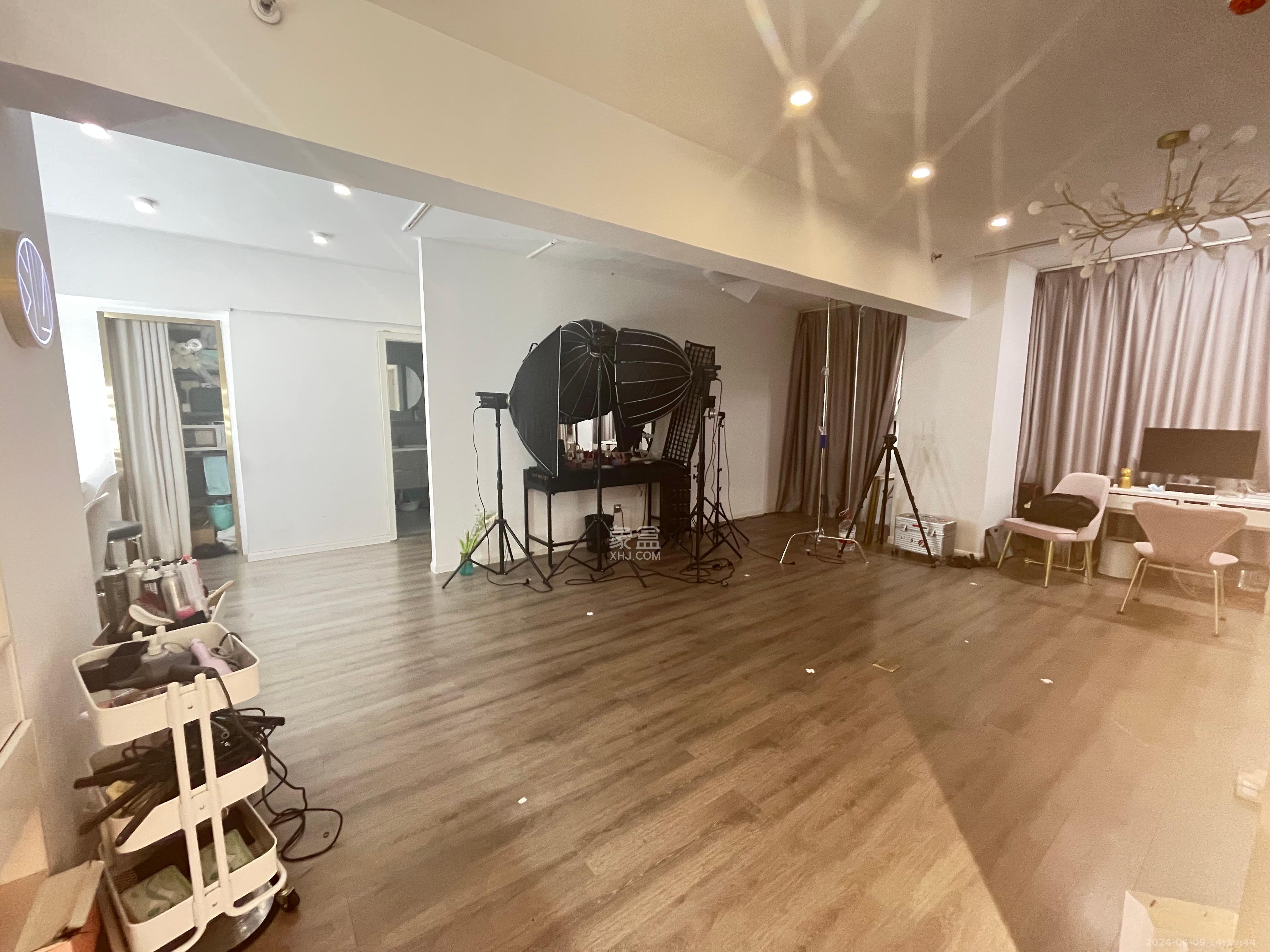 湘域中央  1室1厅1卫   2500.00元/月室内图