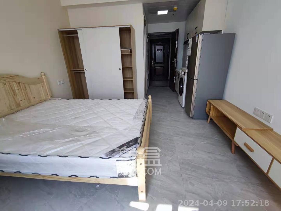 绿地之窗  1室1厅1卫   1300.00元/月室内图1
