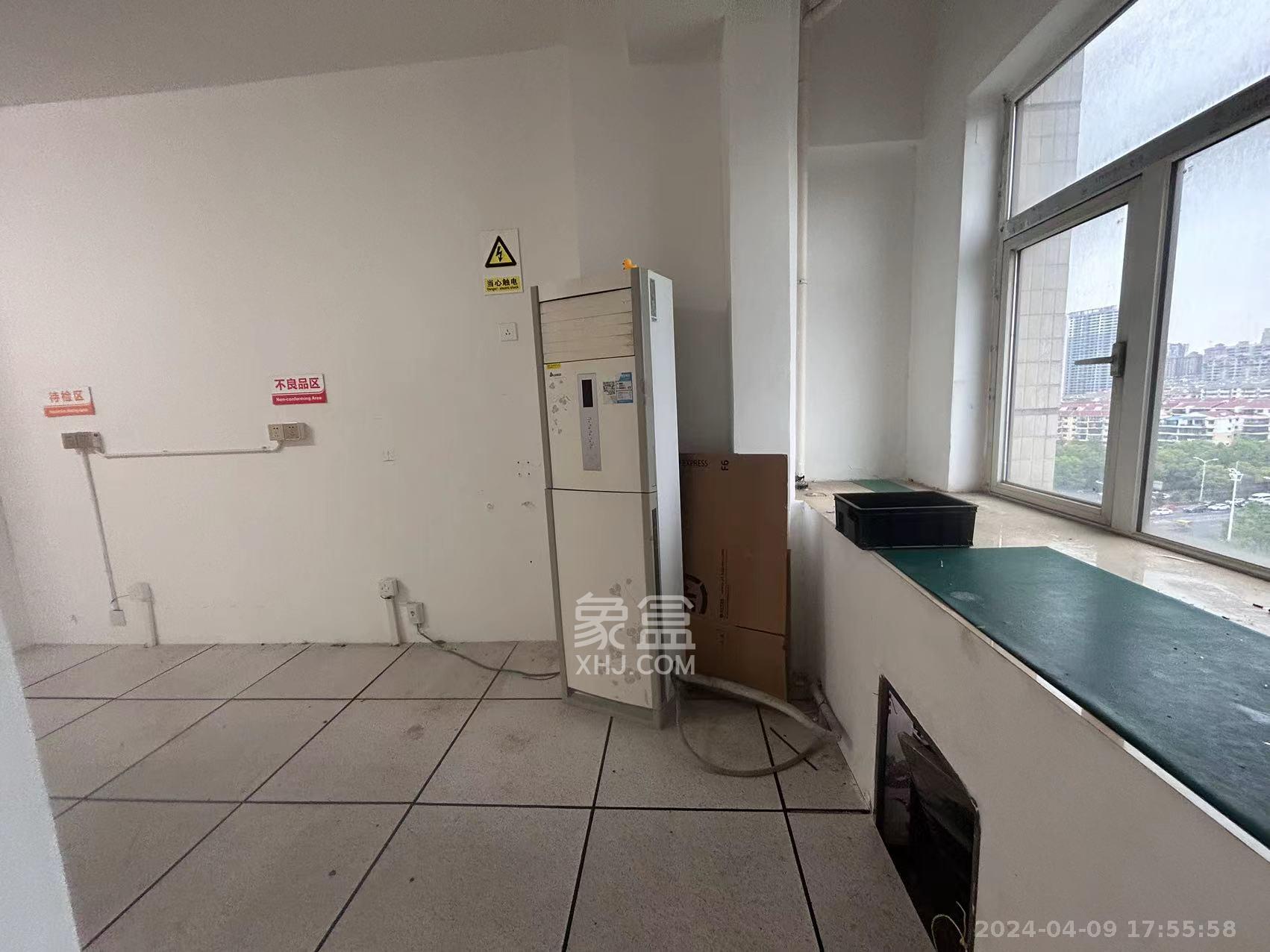公园道  1室1厅1卫   2200.00元/月室内图1