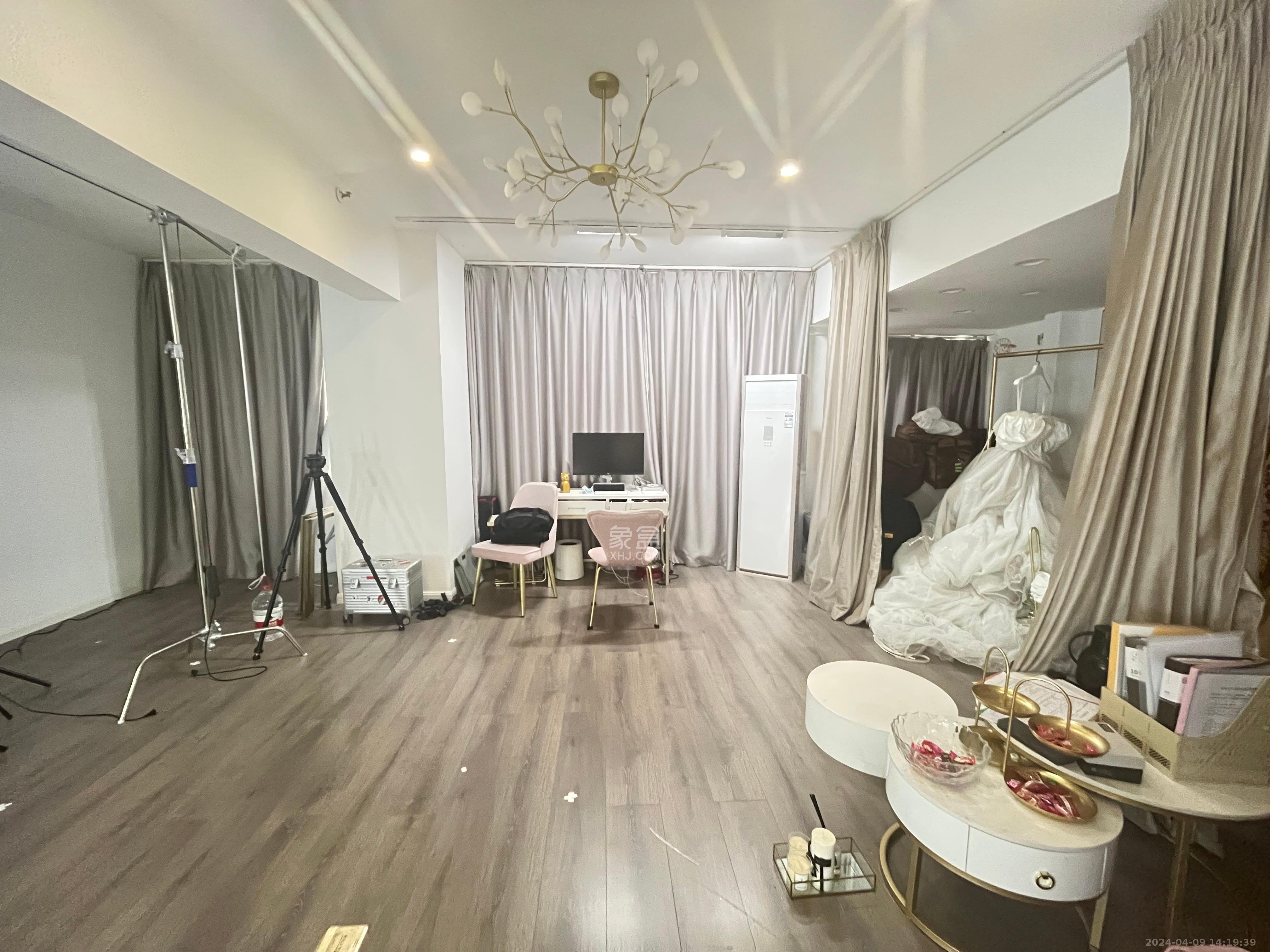 湘域中央  1室1厅1卫   2500.00元/月室内图