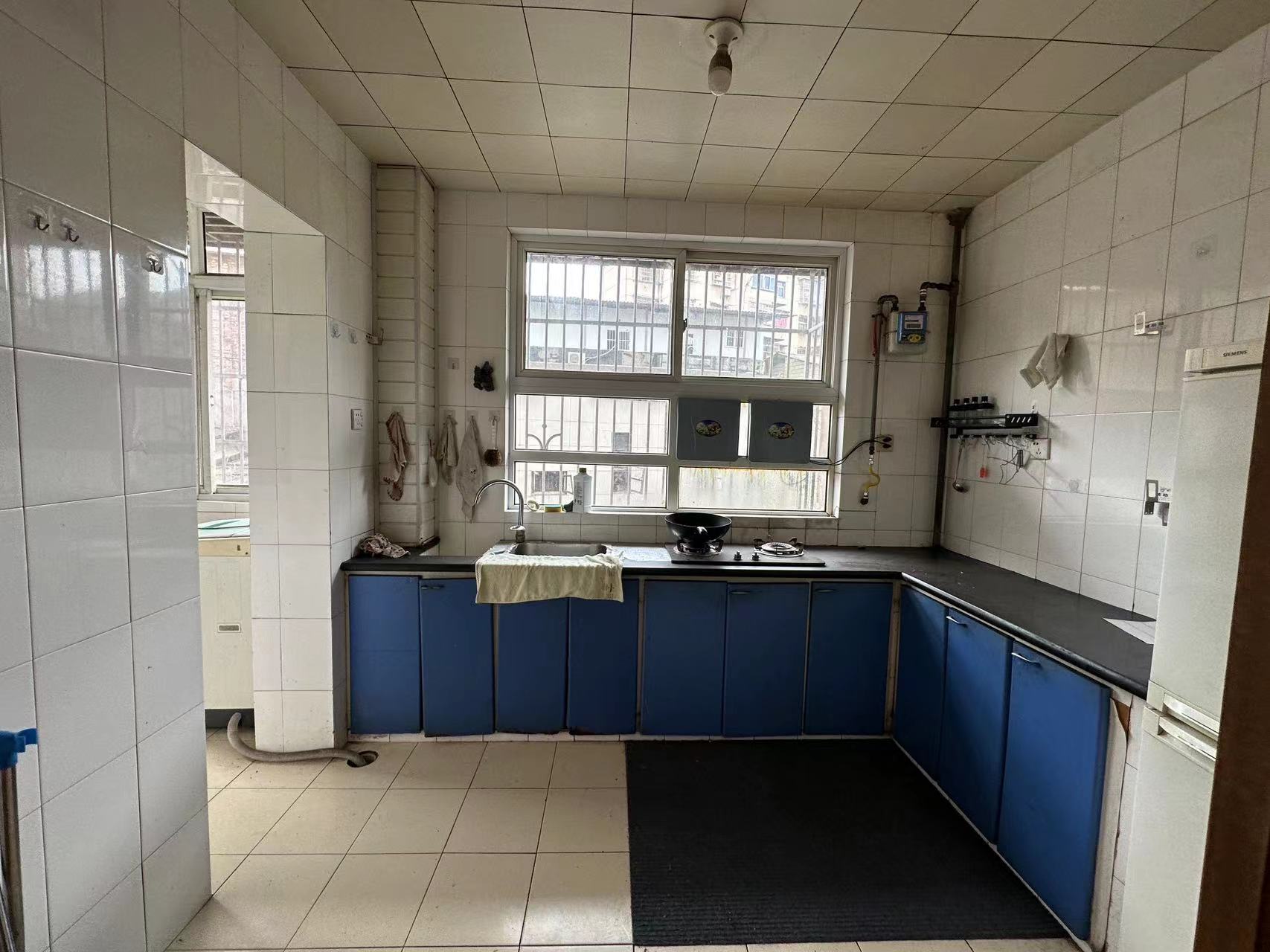 天泰小区  4室2厅2卫    50.0万 天泰小区  4室2厅2卫    50.0万室内图