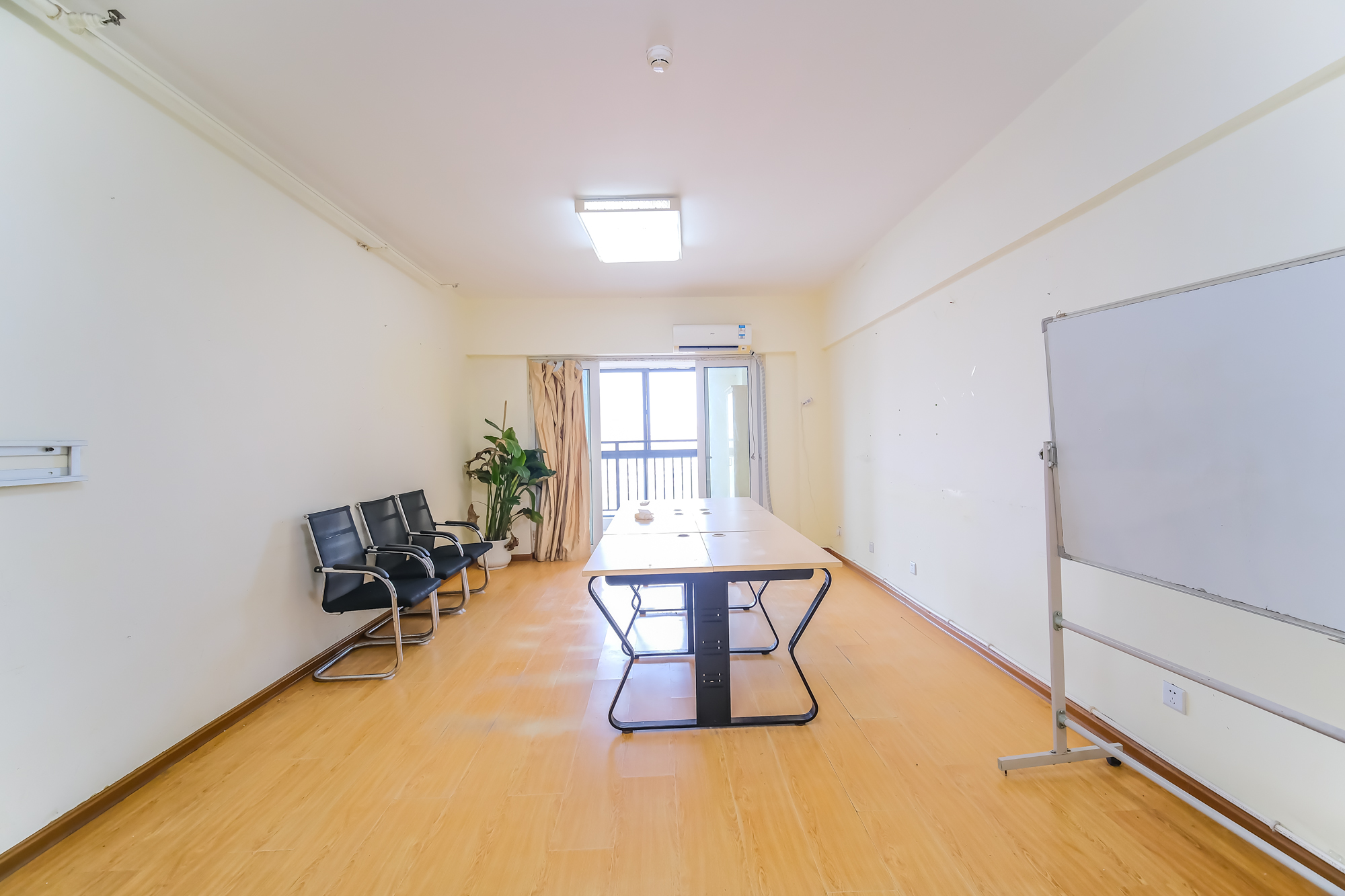 山水湾 1室1厅1卫 26.0万 山水湾 1室1厅1卫 26.0万客厅