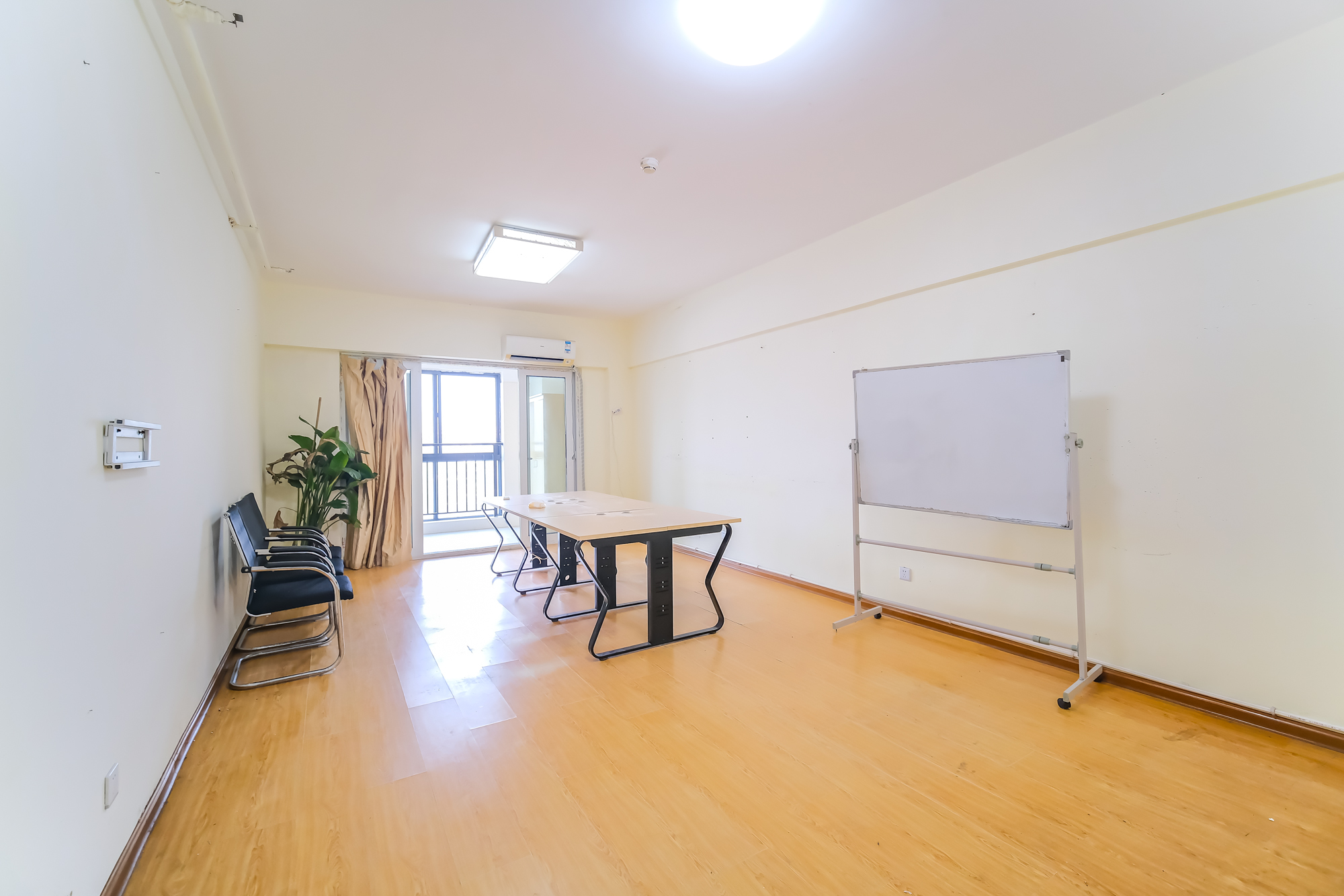 山水湾 1室1厅1卫 26.0万 山水湾 1室1厅1卫 26.0万客厅