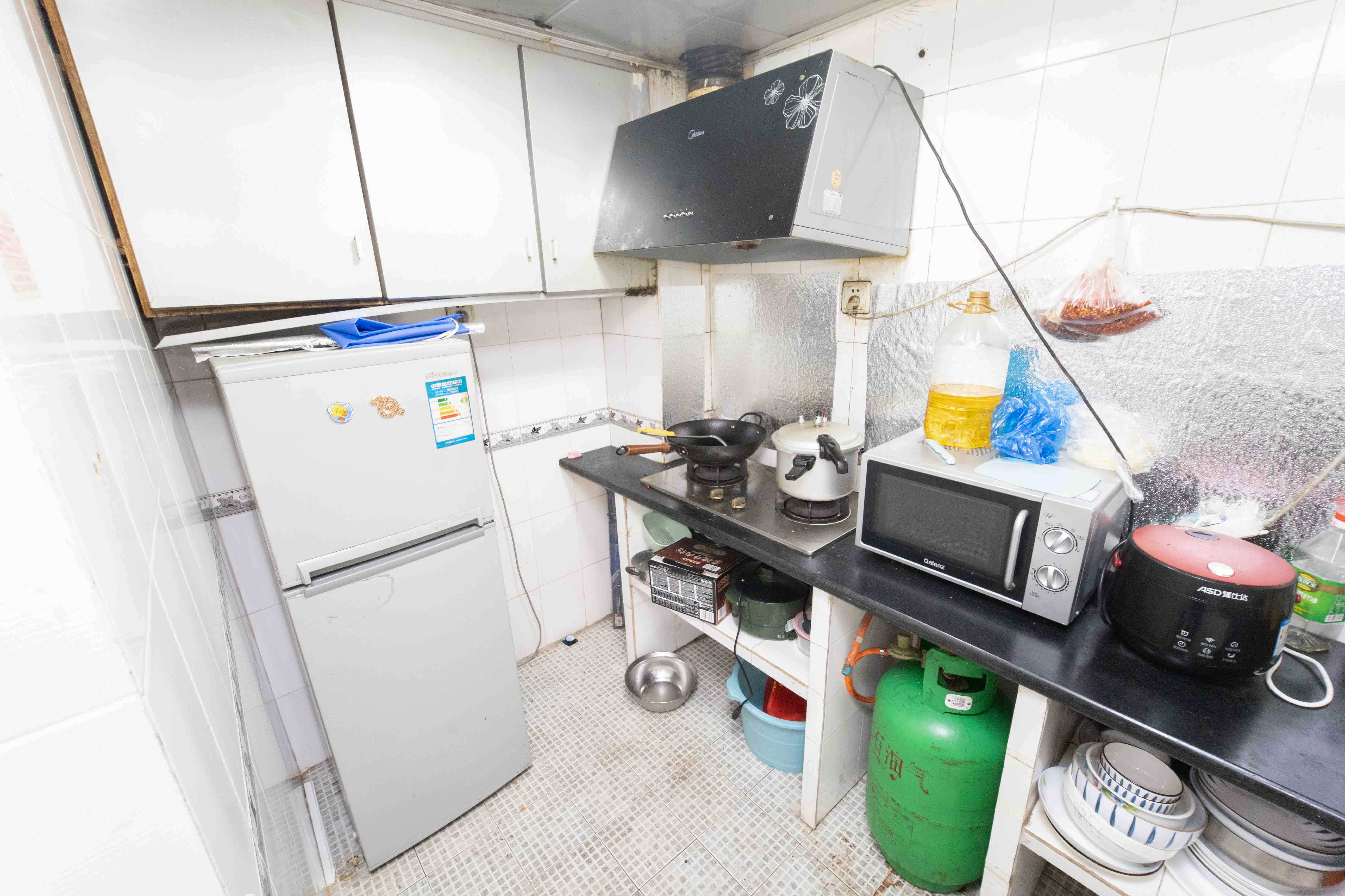 马王堆商贸城  1室1厅1卫    25.8万厨房