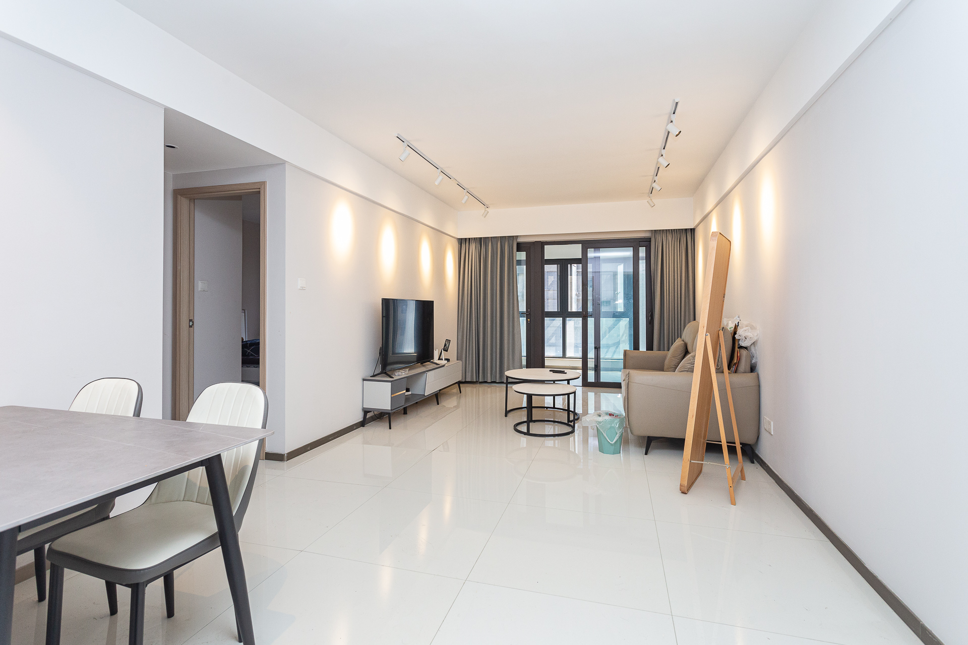 时代倾城五期 2室2厅1卫 76.0万 时代倾城五期 2室2厅1卫 76.0万客厅