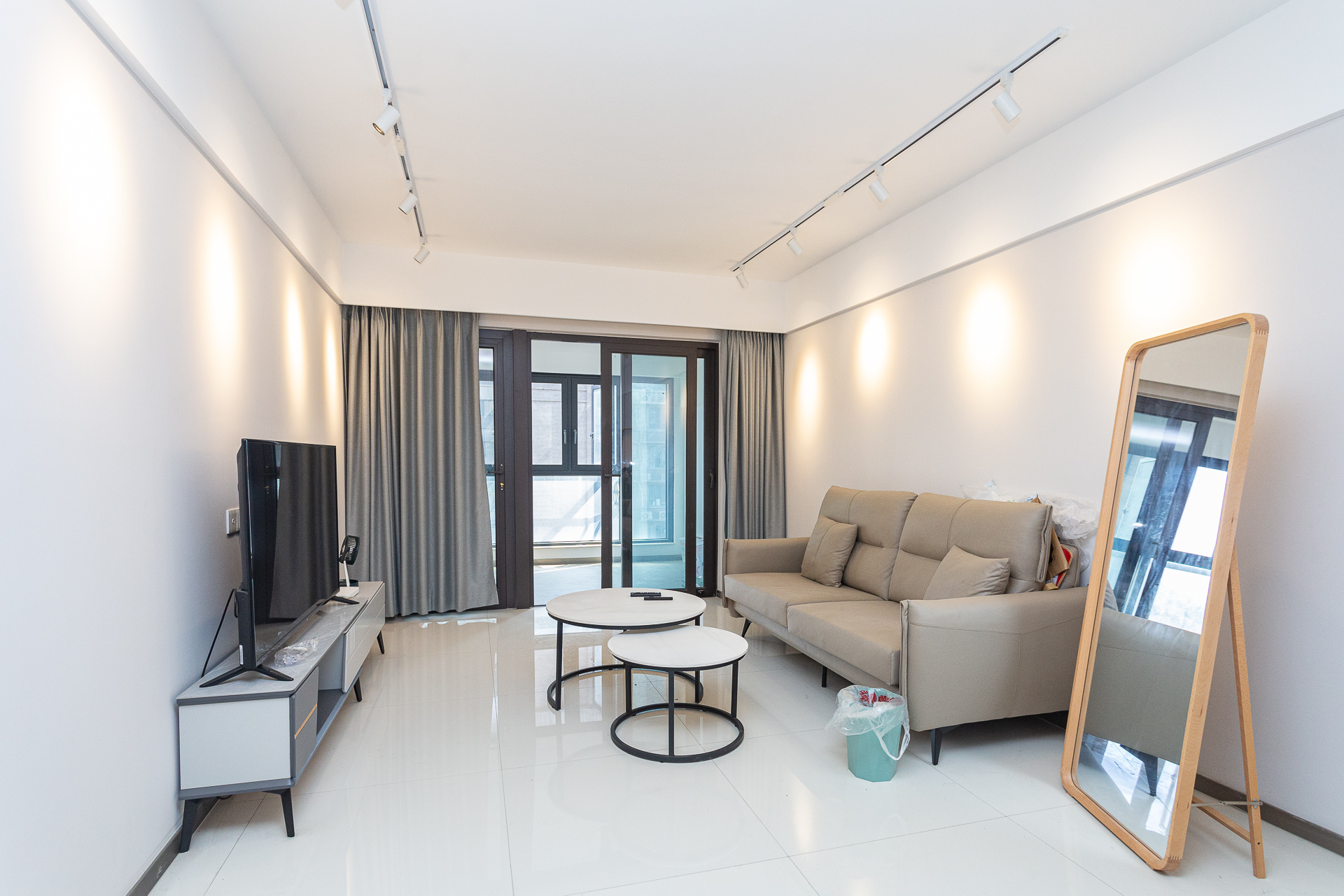 时代倾城五期 2室2厅1卫 76.0万 时代倾城五期 2室2厅1卫 76.0万客厅