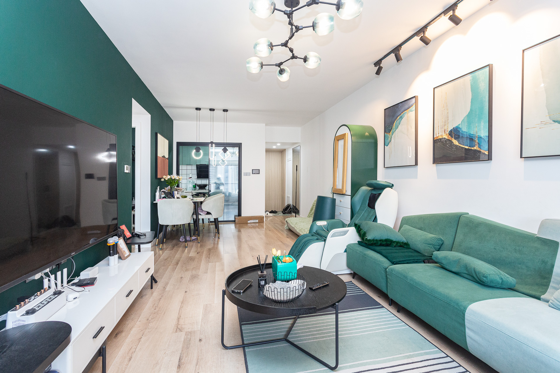 时代倾城五期 2室2厅1卫 92.8万 时代倾城五期 2室2厅1卫 92.8万客厅