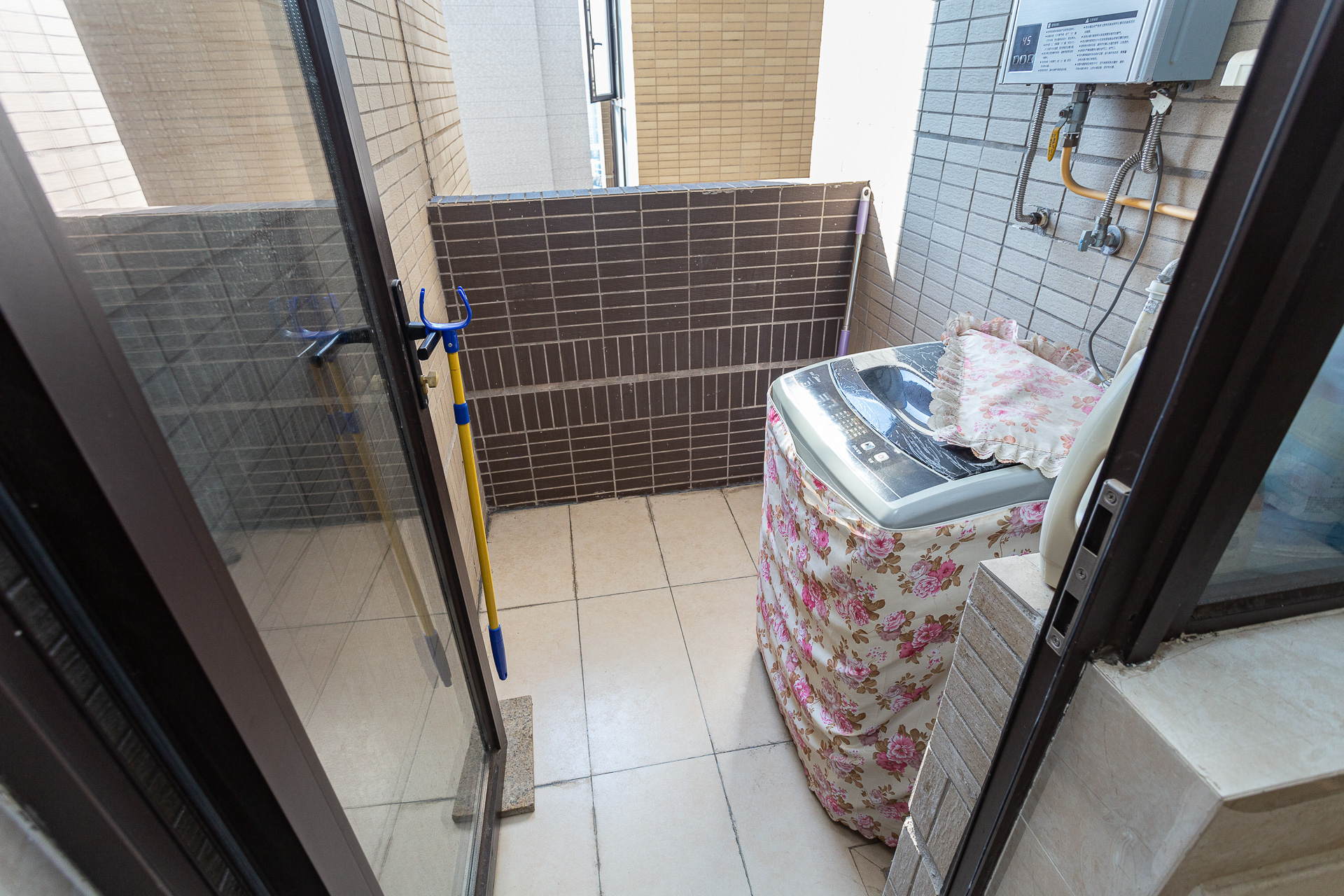 时代倾城二期  2室2厅1卫   76.00万阳台