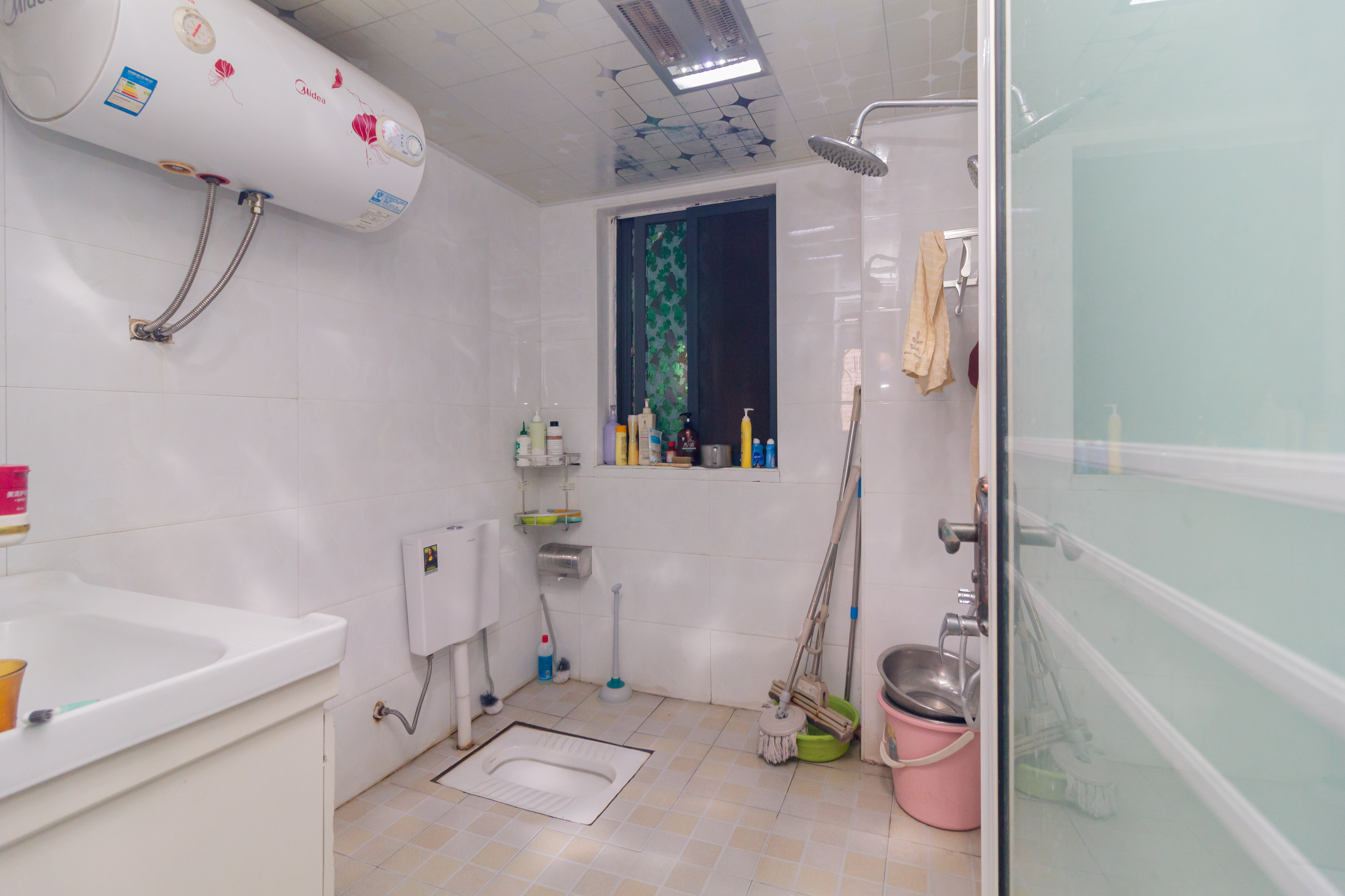 辉宏橄榄城  2室2厅1卫    46.8万 辉宏橄榄城  2室2厅1卫    46.8万卫生间