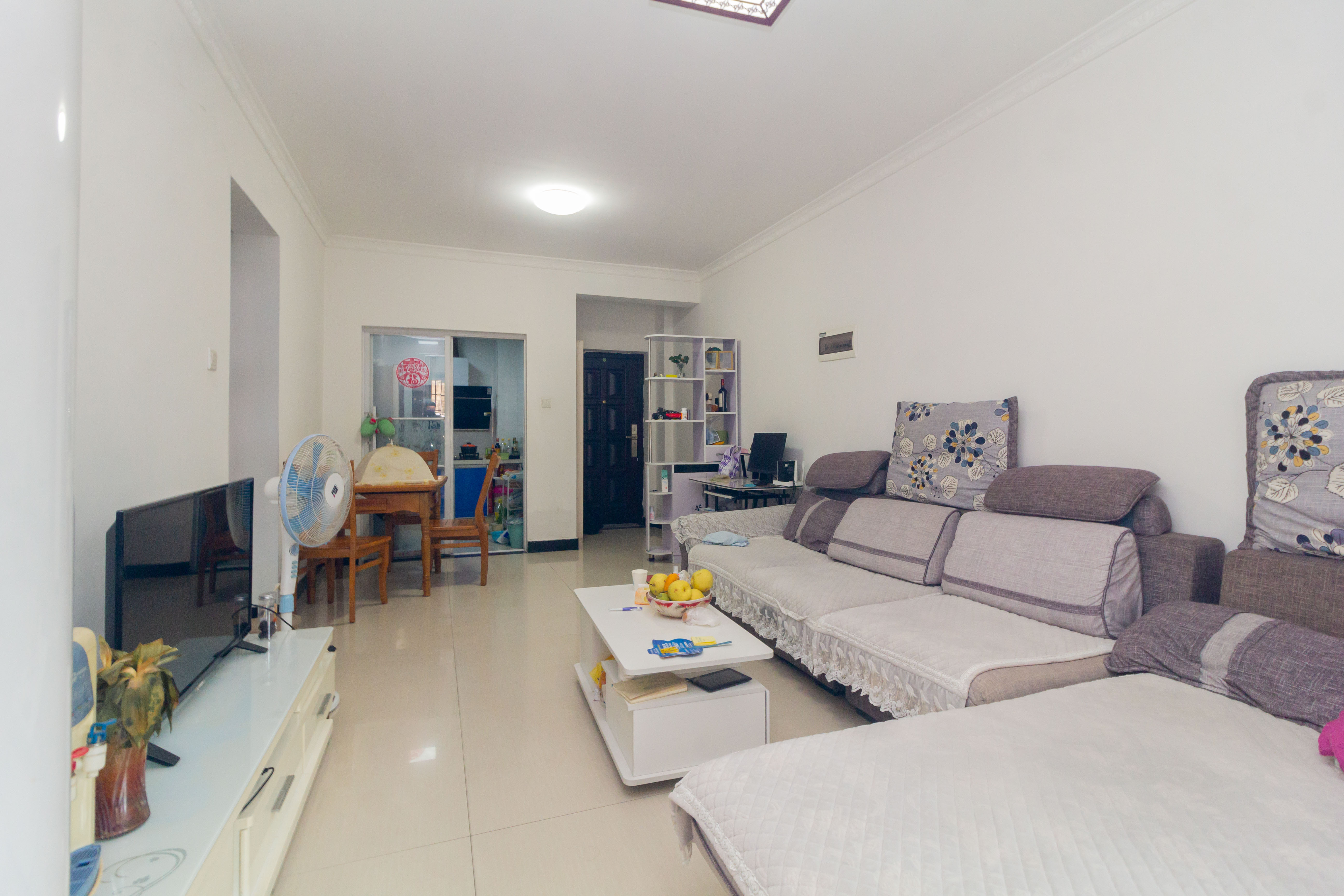 辉宏橄榄城  2室2厅1卫    46.8万 辉宏橄榄城  2室2厅1卫    46.8万客厅