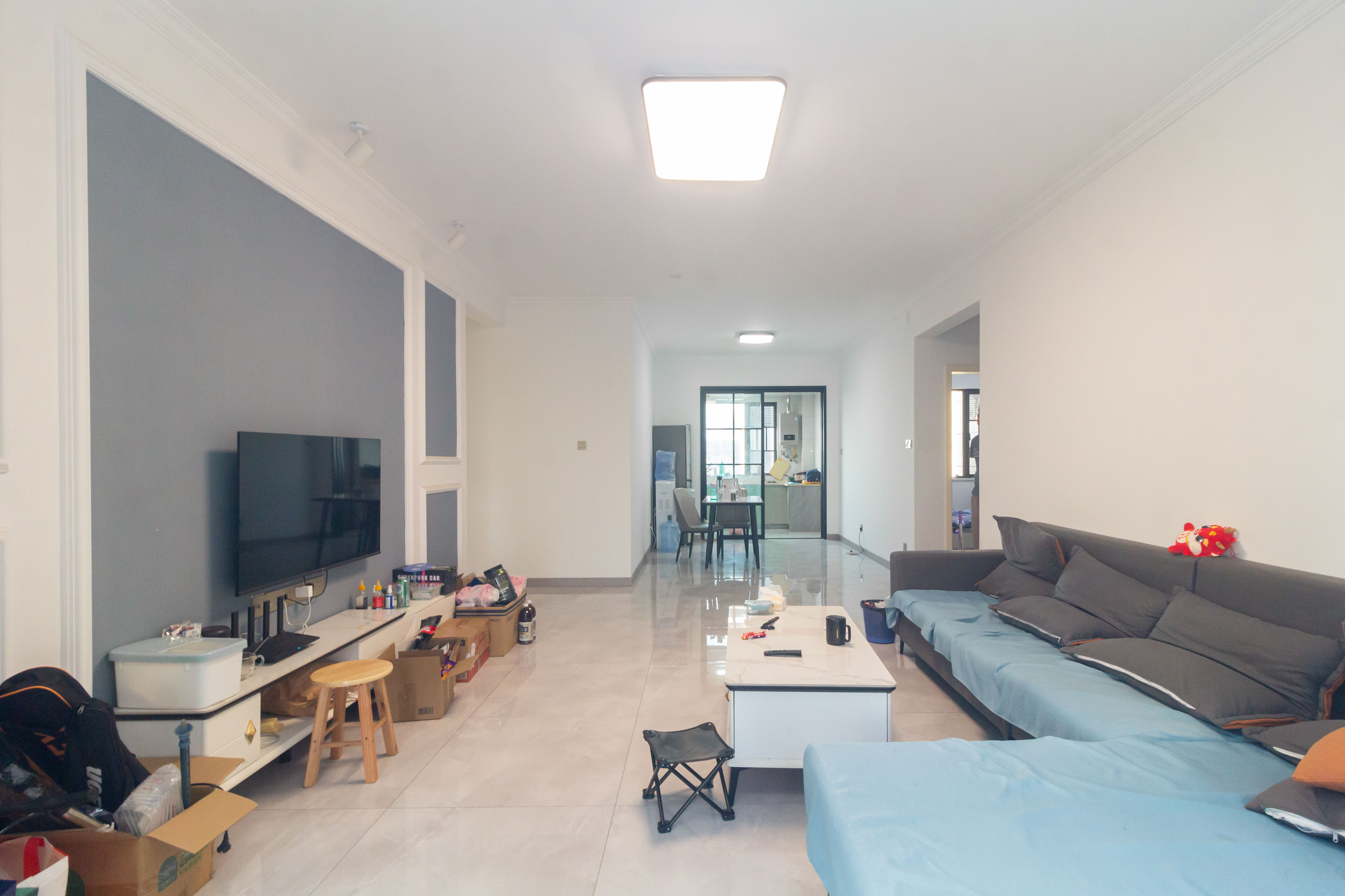 湘域芯城一期 4室2厅2卫 141.0万 湘域芯城一期 4室2厅2卫 141.0万客厅