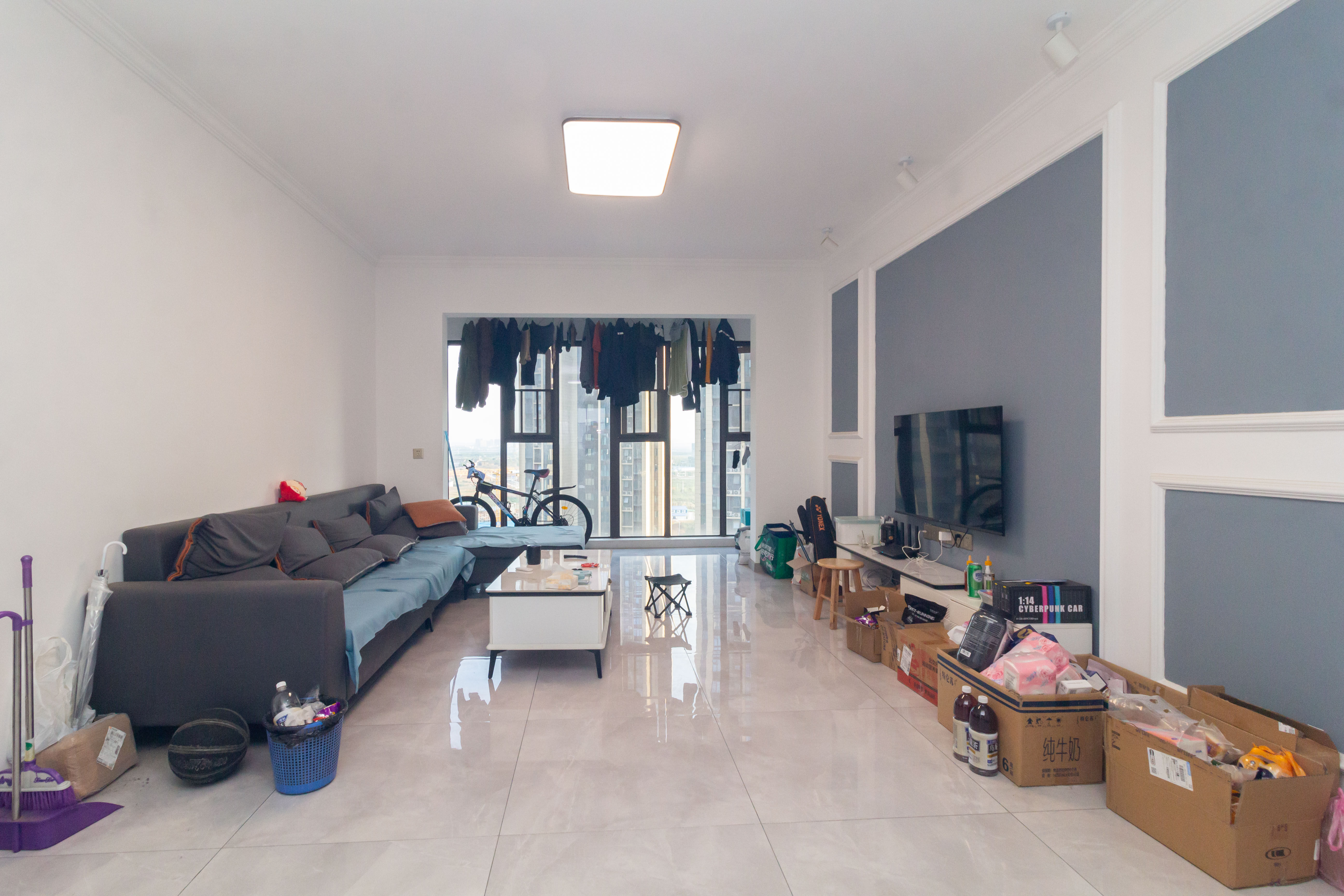 湘域芯城一期 4室2厅2卫 141.0万 湘域芯城一期 4室2厅2卫 141.0万客厅