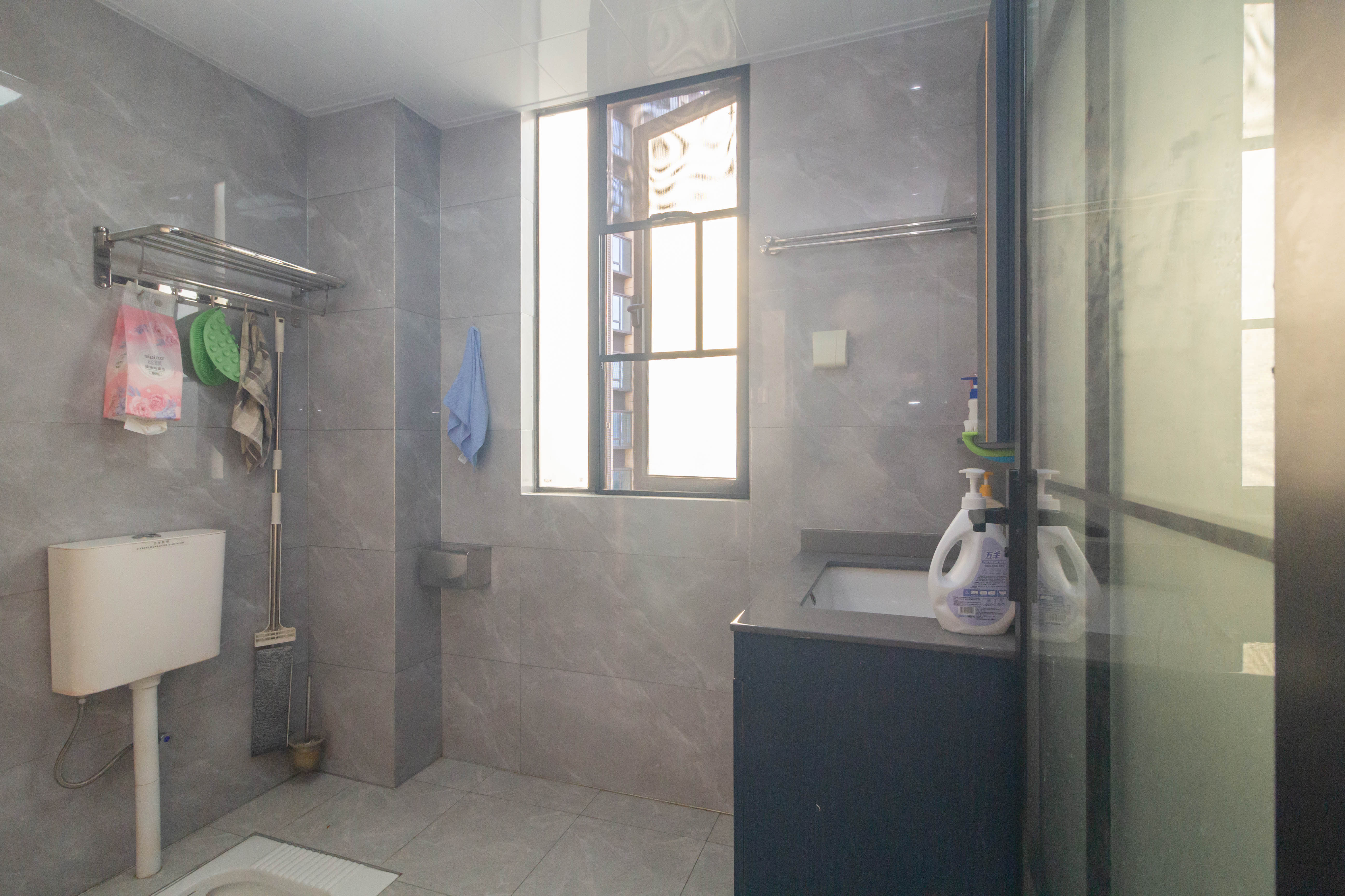 湘域芯城一期 4室2厅2卫 141.0万 湘域芯城一期 4室2厅2卫 141.0万卫生间