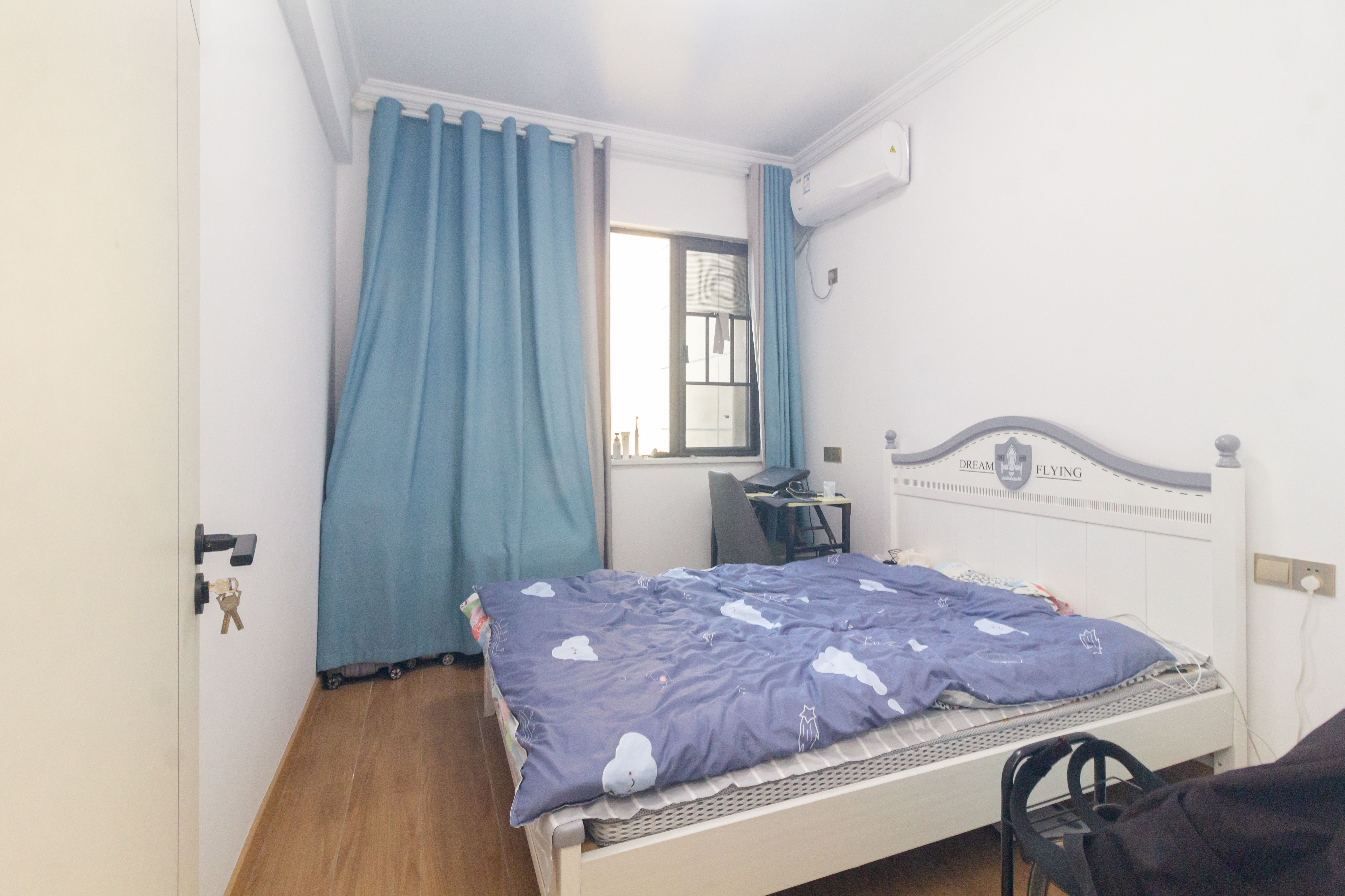 湘域芯城一期 4室2厅2卫 141.0万 湘域芯城一期 4室2厅2卫 141.0万卧室