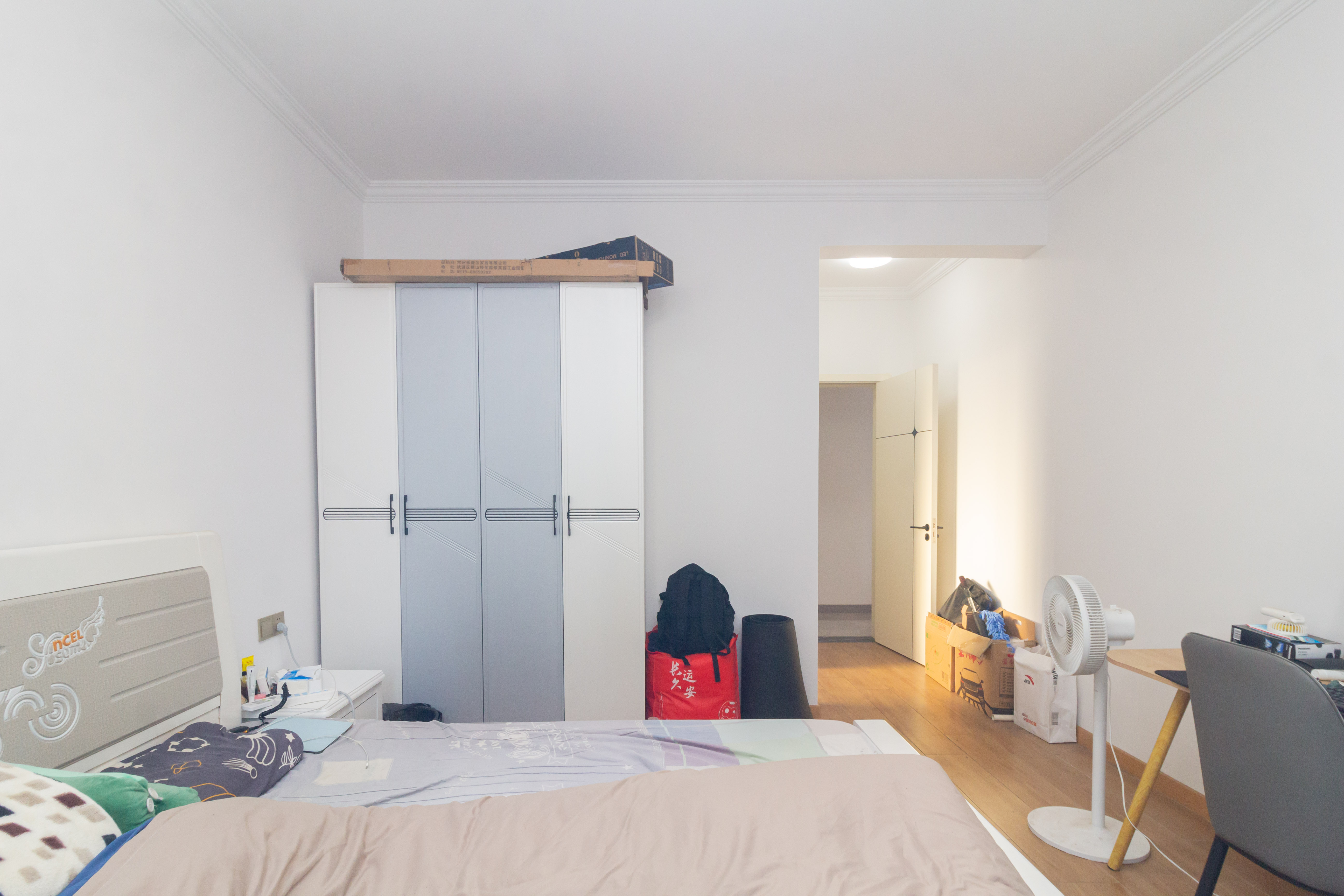 湘域芯城一期 4室2厅2卫 141.0万 湘域芯城一期 4室2厅2卫 141.0万卧室