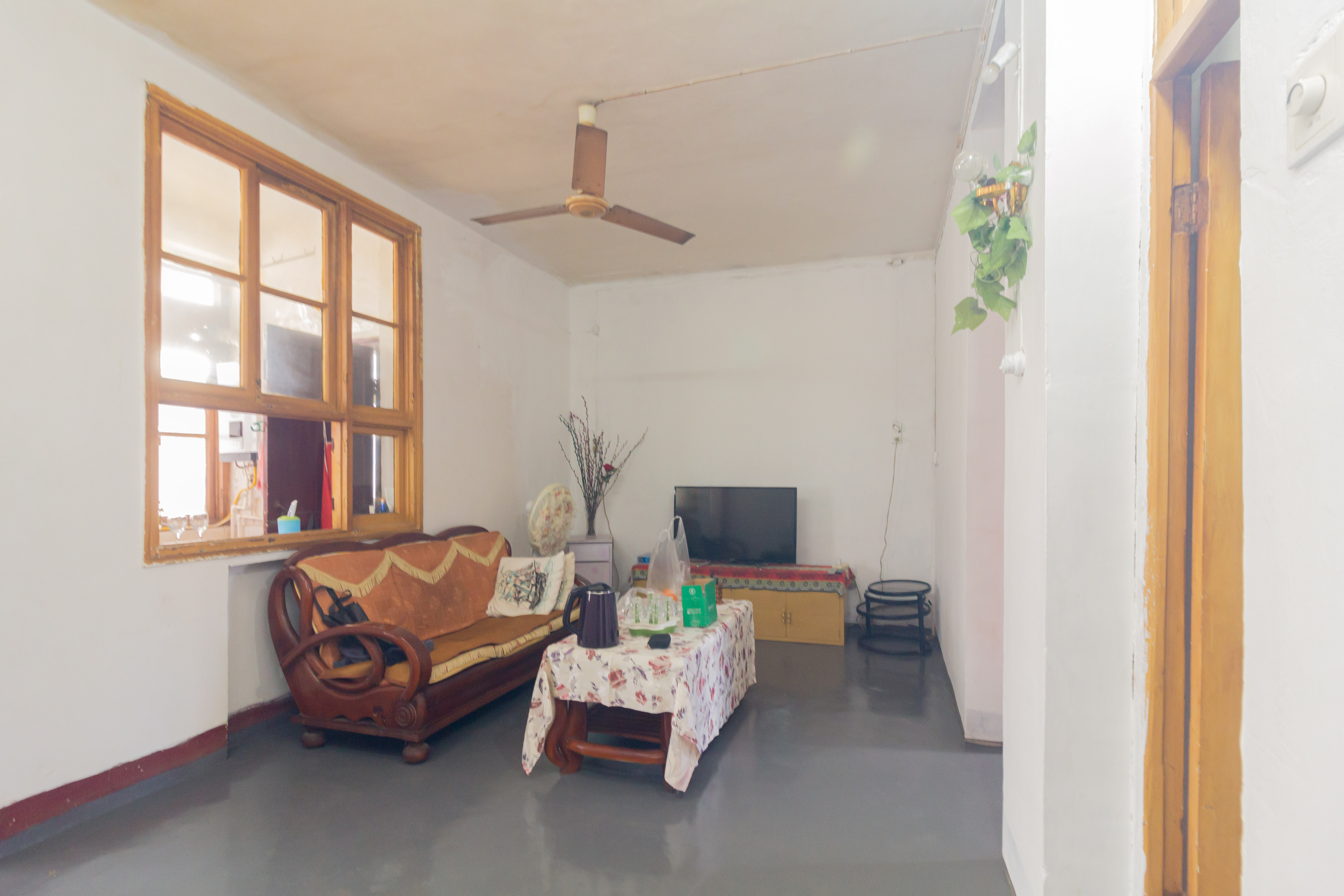 三六一四厂宿舍 2室2厅1卫 32.0万 三六一四厂宿舍 2室2厅1卫 32.0万客厅