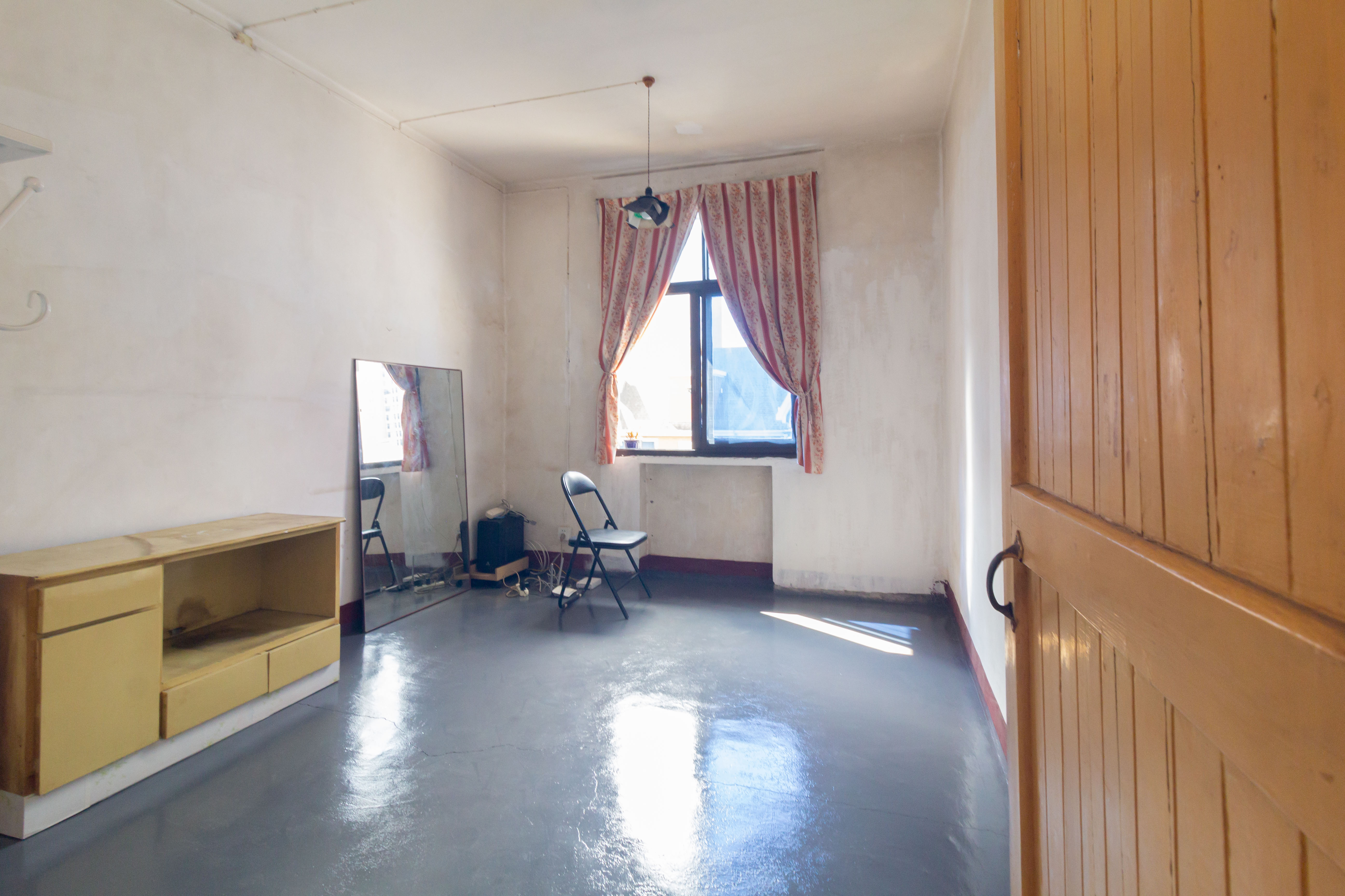 三六一四厂宿舍 2室2厅1卫 32.0万 三六一四厂宿舍 2室2厅1卫 32.0万卧室