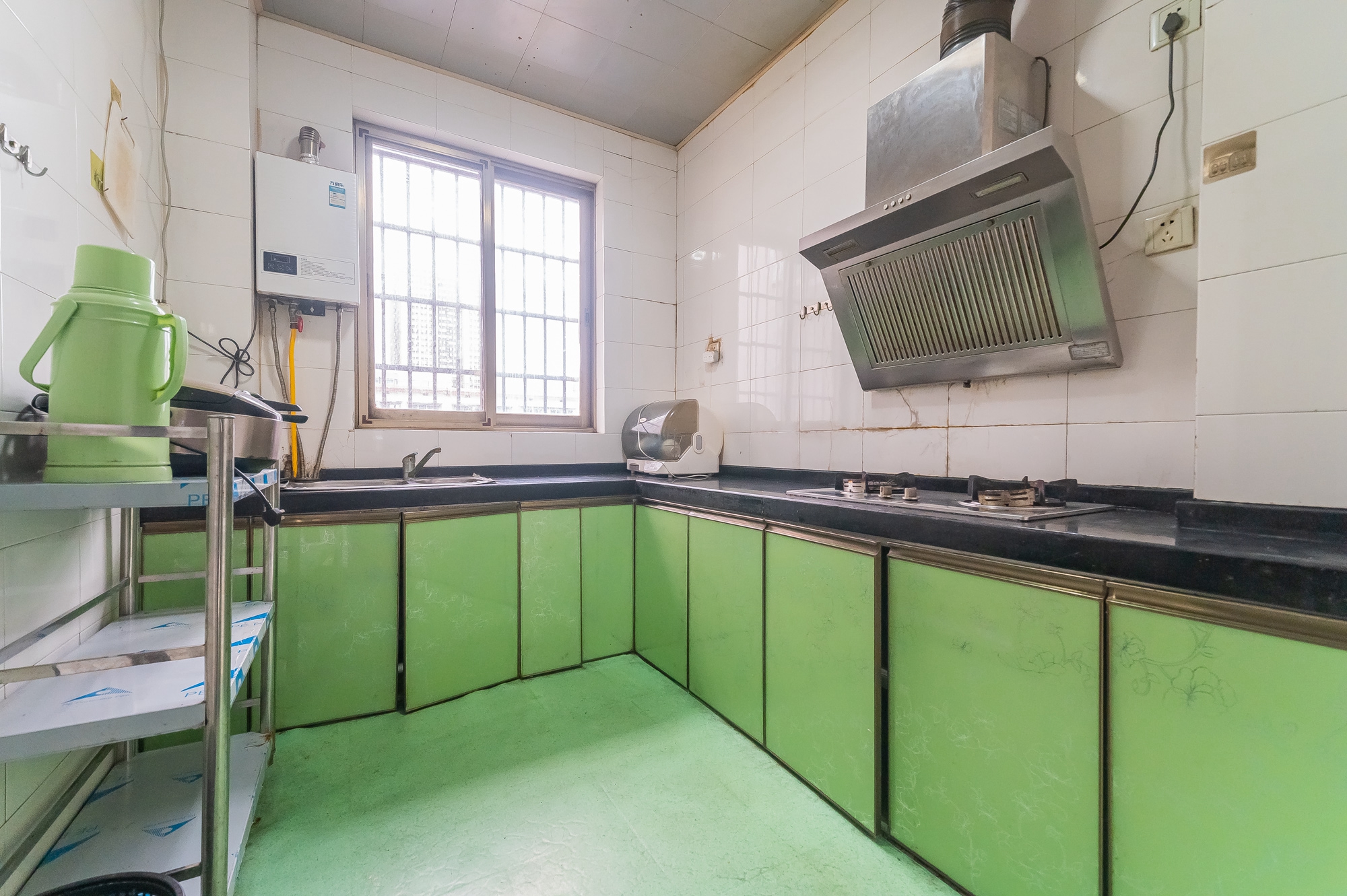 电信公司宿舍  3室2厅2卫    70.0万 电信公司宿舍  3室2厅2卫    70.0万厨房